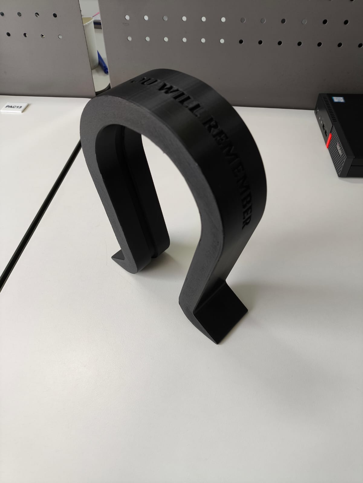 Headphone stand