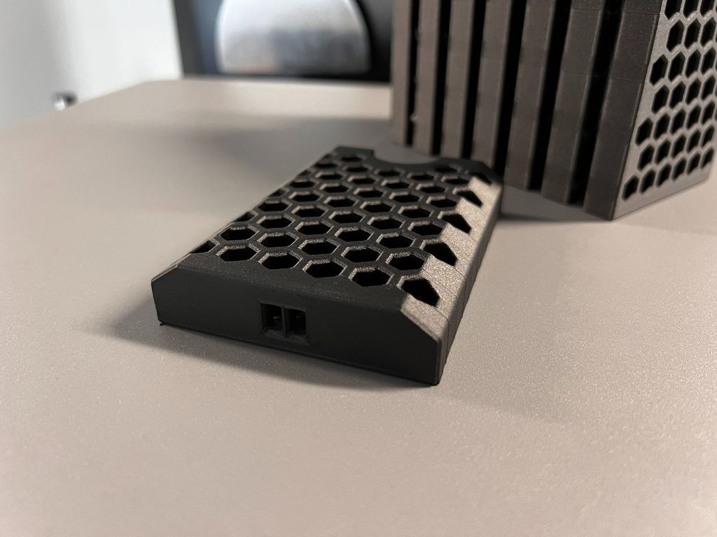 Xbox 360 Slim 2.5" HDD/SSD adapter by Austin Vojta Download free STL