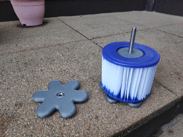 Centrifugal Hot Tub Filter Cleaner (drill powered) — foto autora