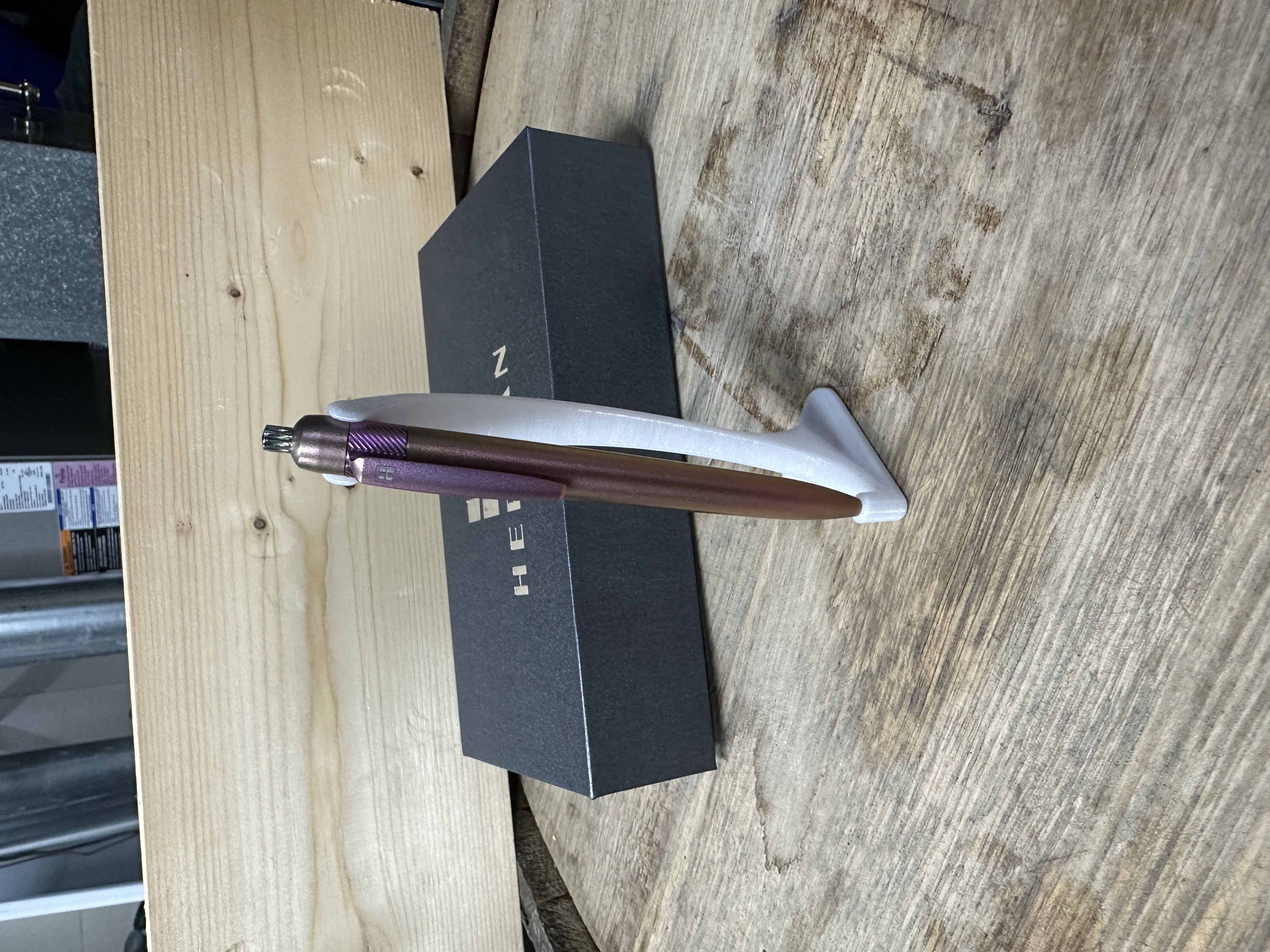 Epika Pen Stand