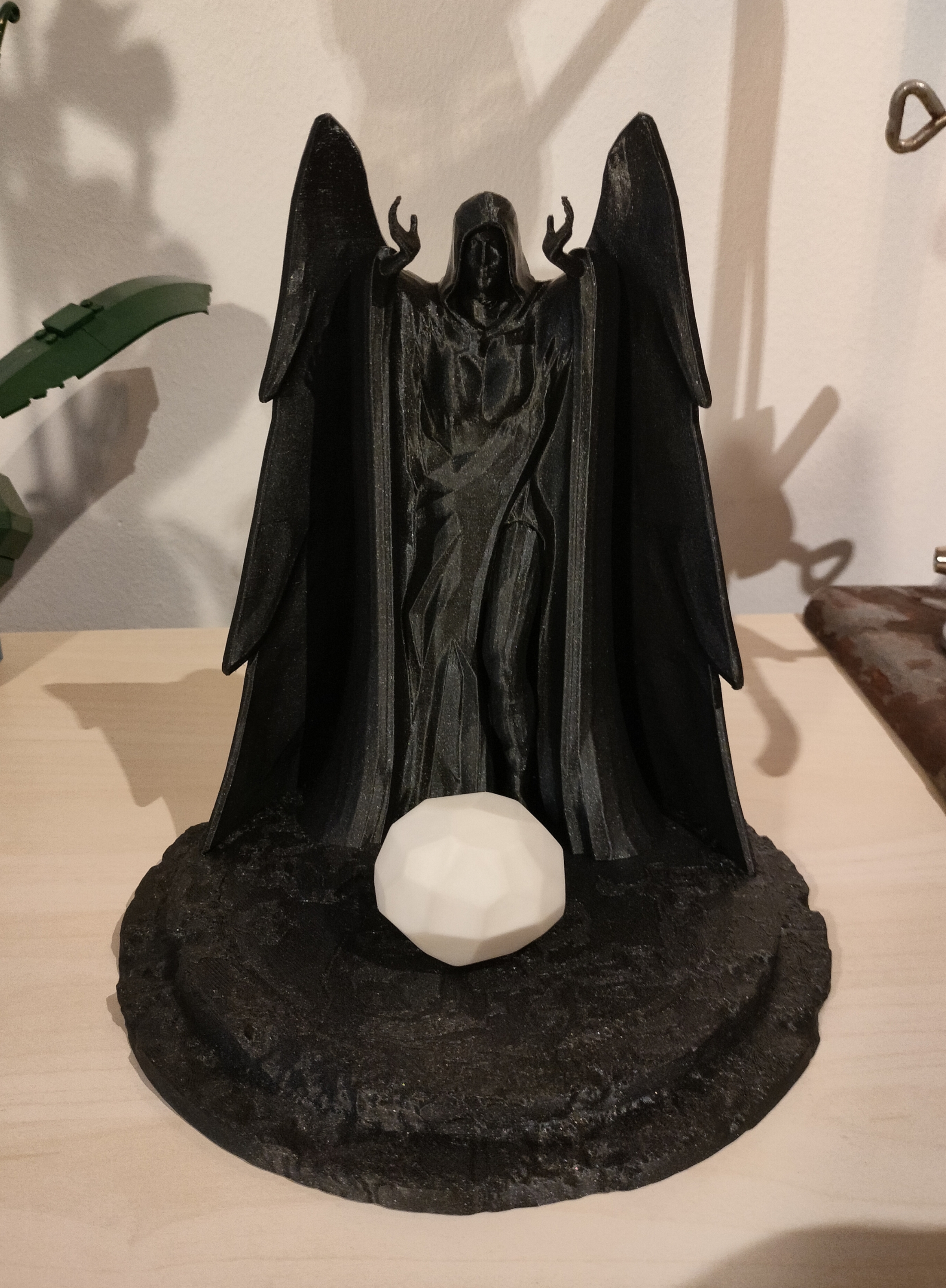 Statue of Meridia from The Elder Scrolls: Skyrim - With place for Meridia's Beacon
