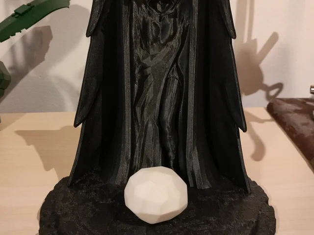 Statue of Meridia from The Elder Scrolls: Skyrim - With place for Meridia's Beacon