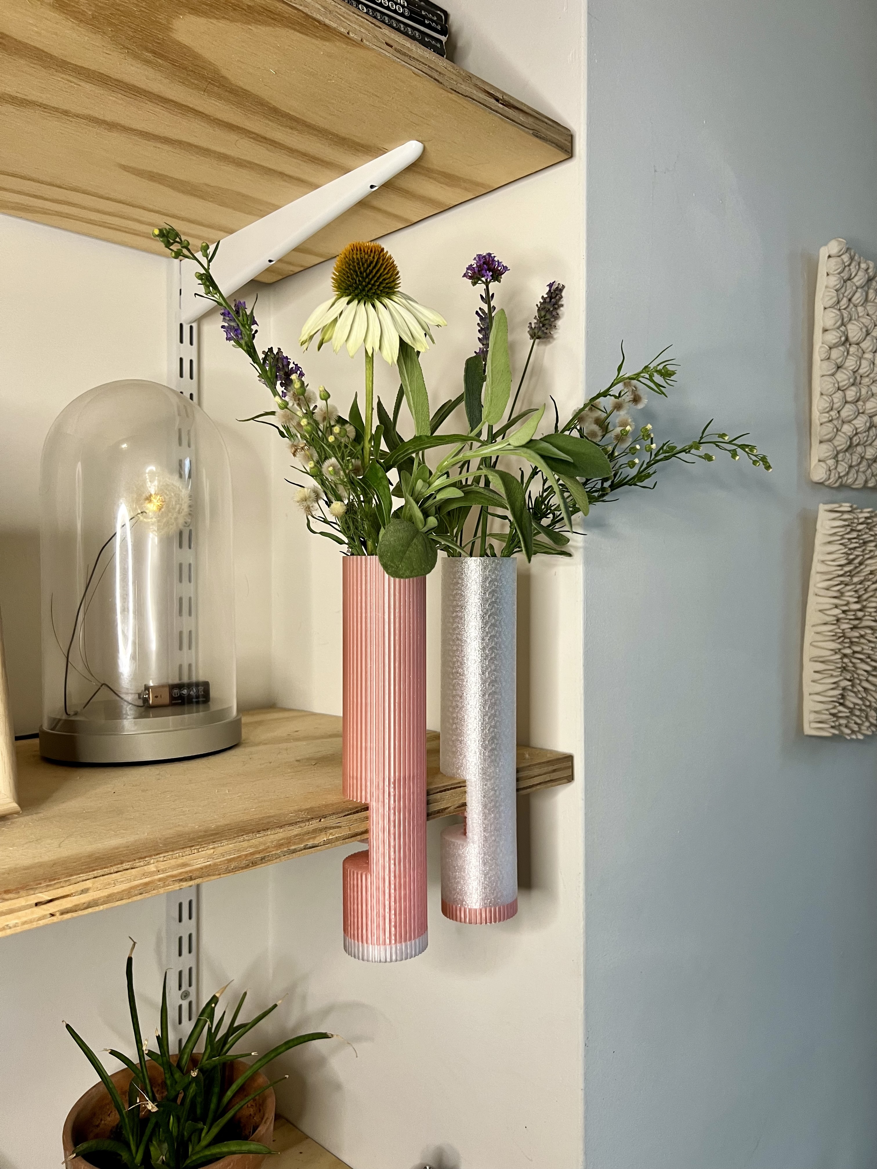 SCREW IT! - Clamp-able vase for shelves, cabinets, tables...