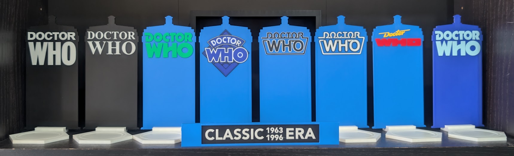 Doctor Who Action Figures Display Stands Set