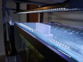 Aquarium Glass Lid Handle V2 by Derek Palmer