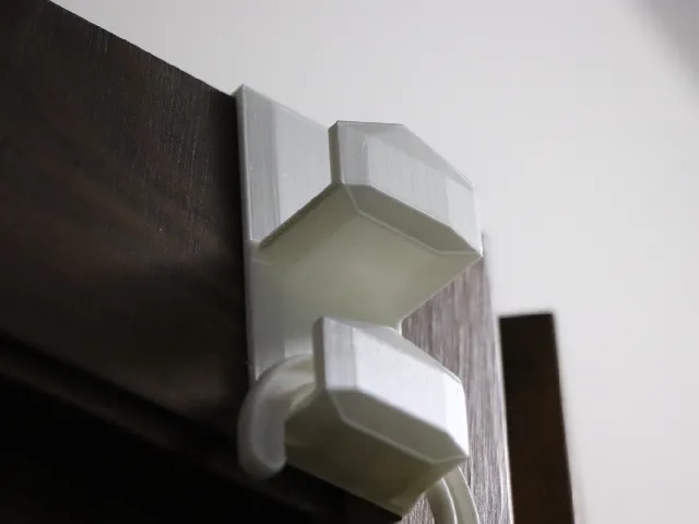 Double door hook