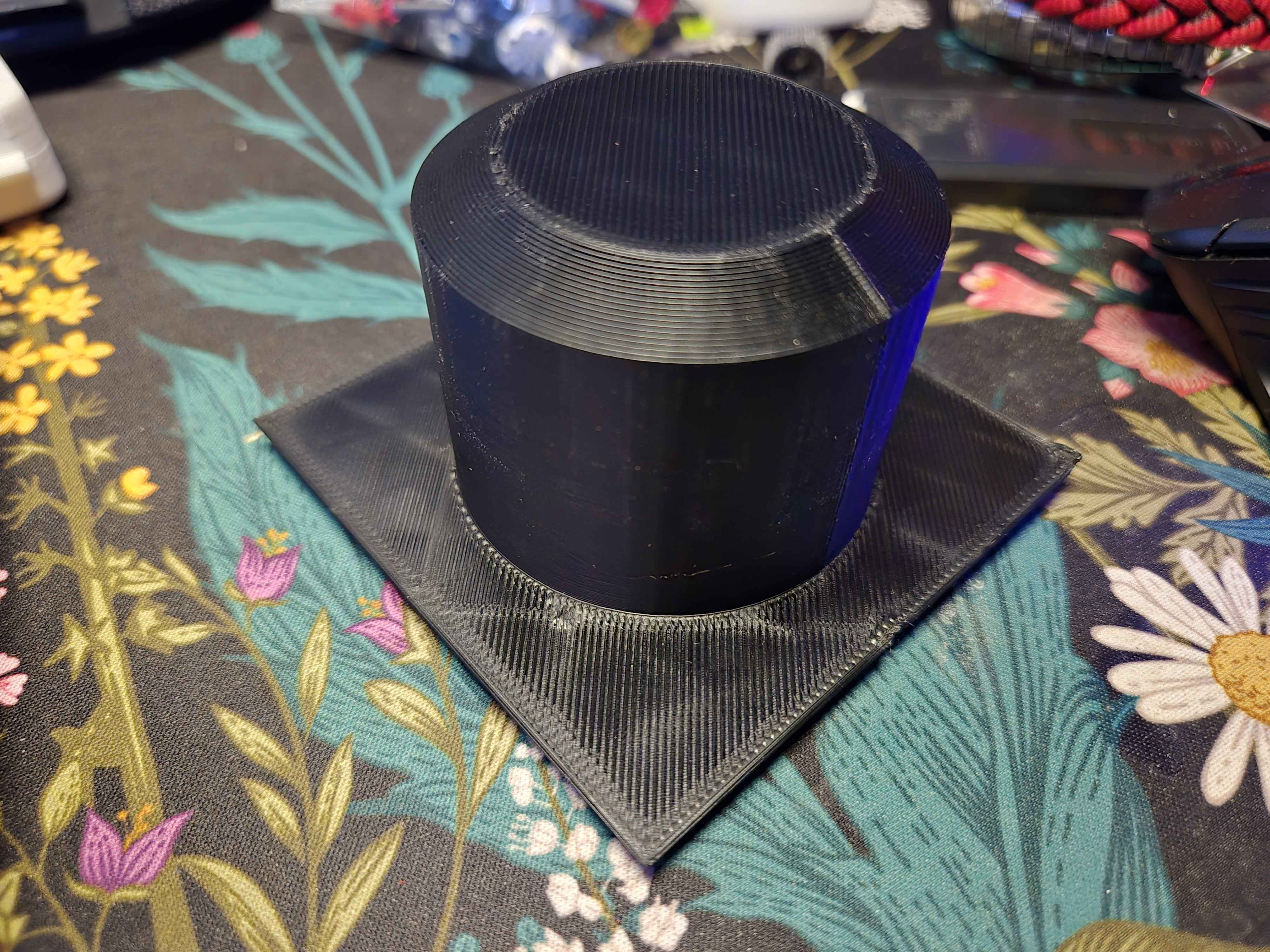 Miniatura 2 do modelo 3D Gridfinity - Bracelet Holder (2x2)