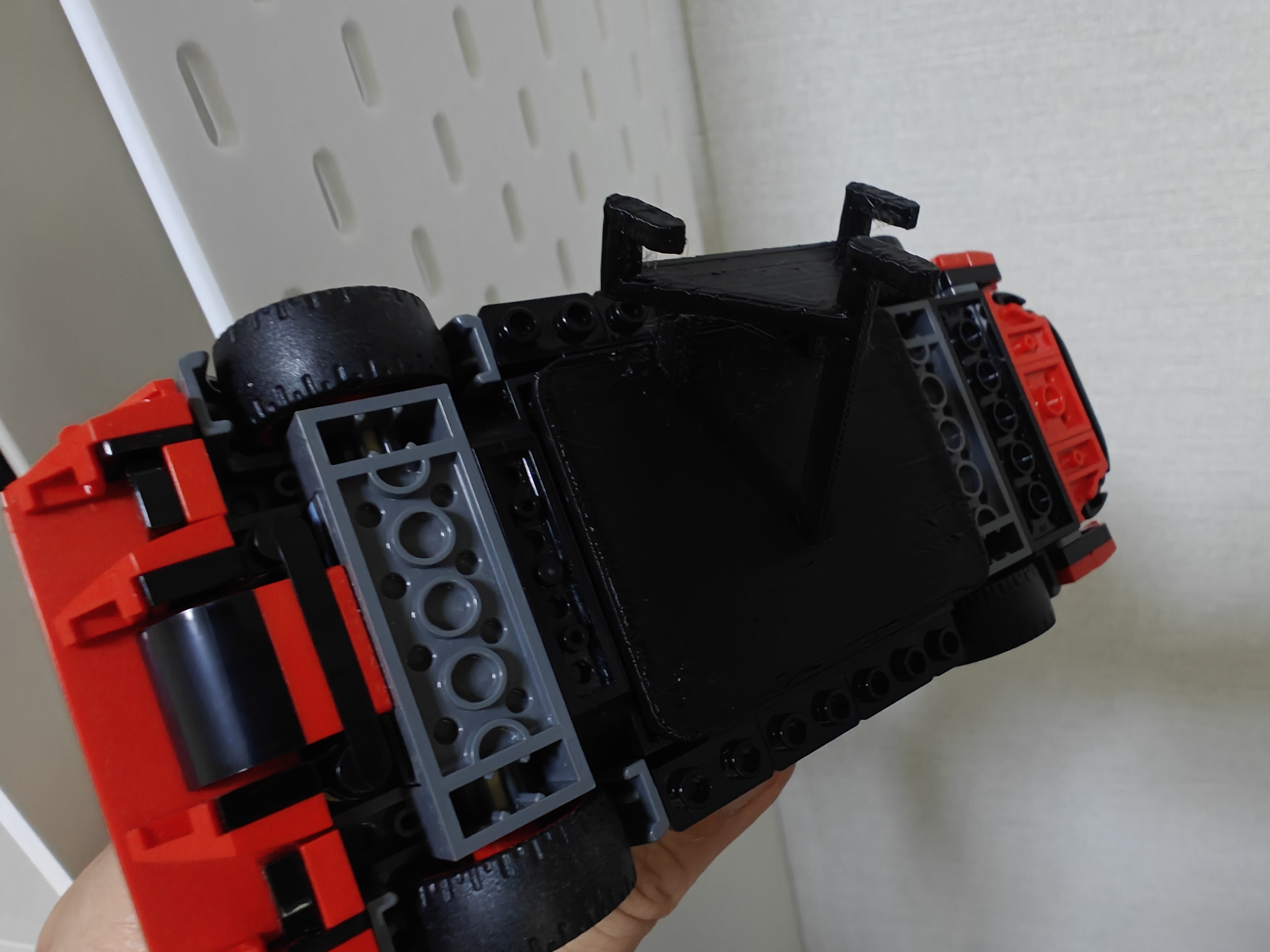 Skadis Mount for Audi E-Tron