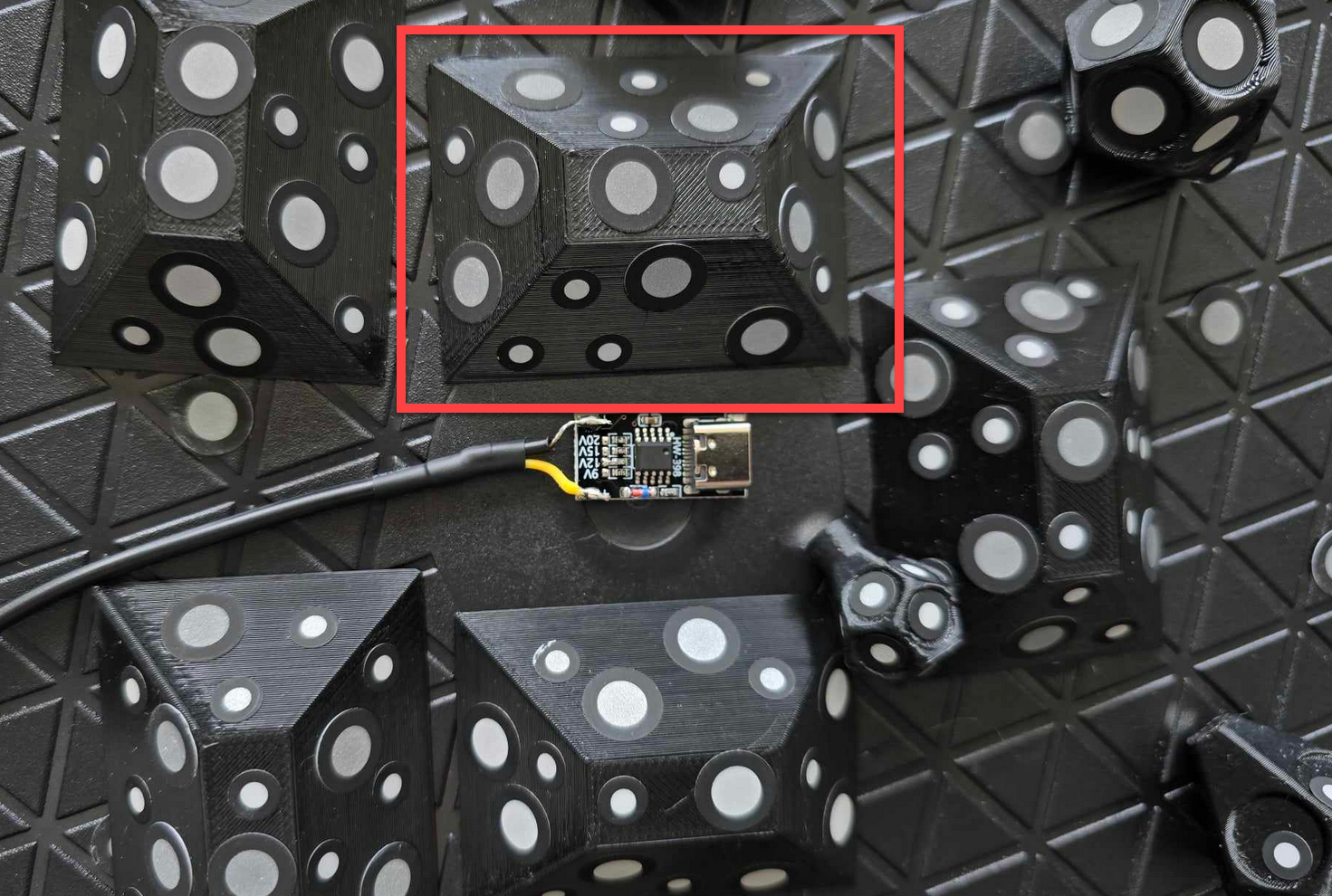 Stackable 3D scanning tracking marker platform