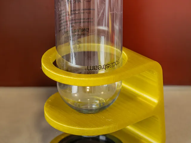 bottle holder to dry cleaned sodastream bottles (Flaschenhalter für gespülte Sodastream- Flaschen)