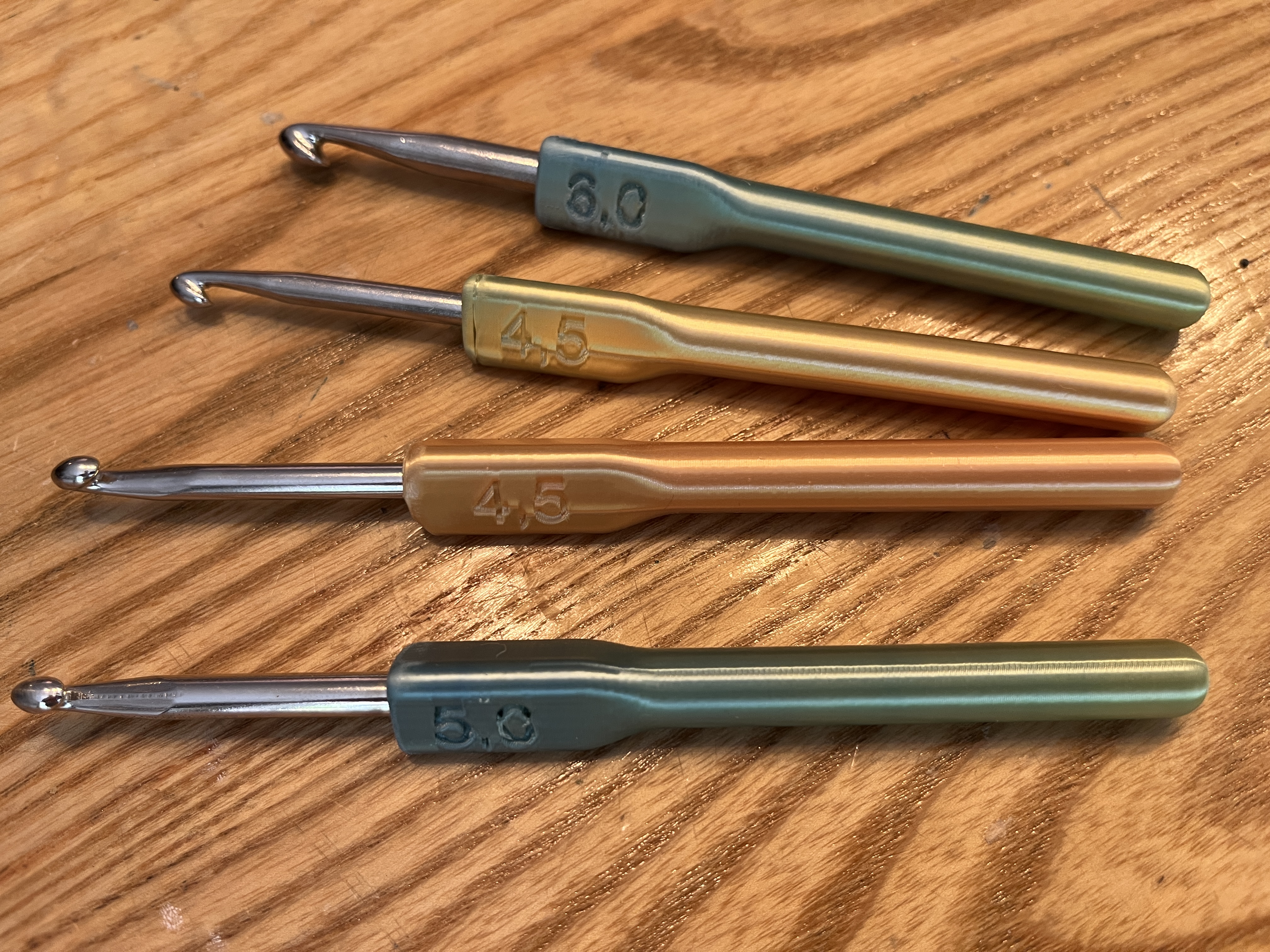 Ergonomic handles for crochet hook  ( Häkelnadel)