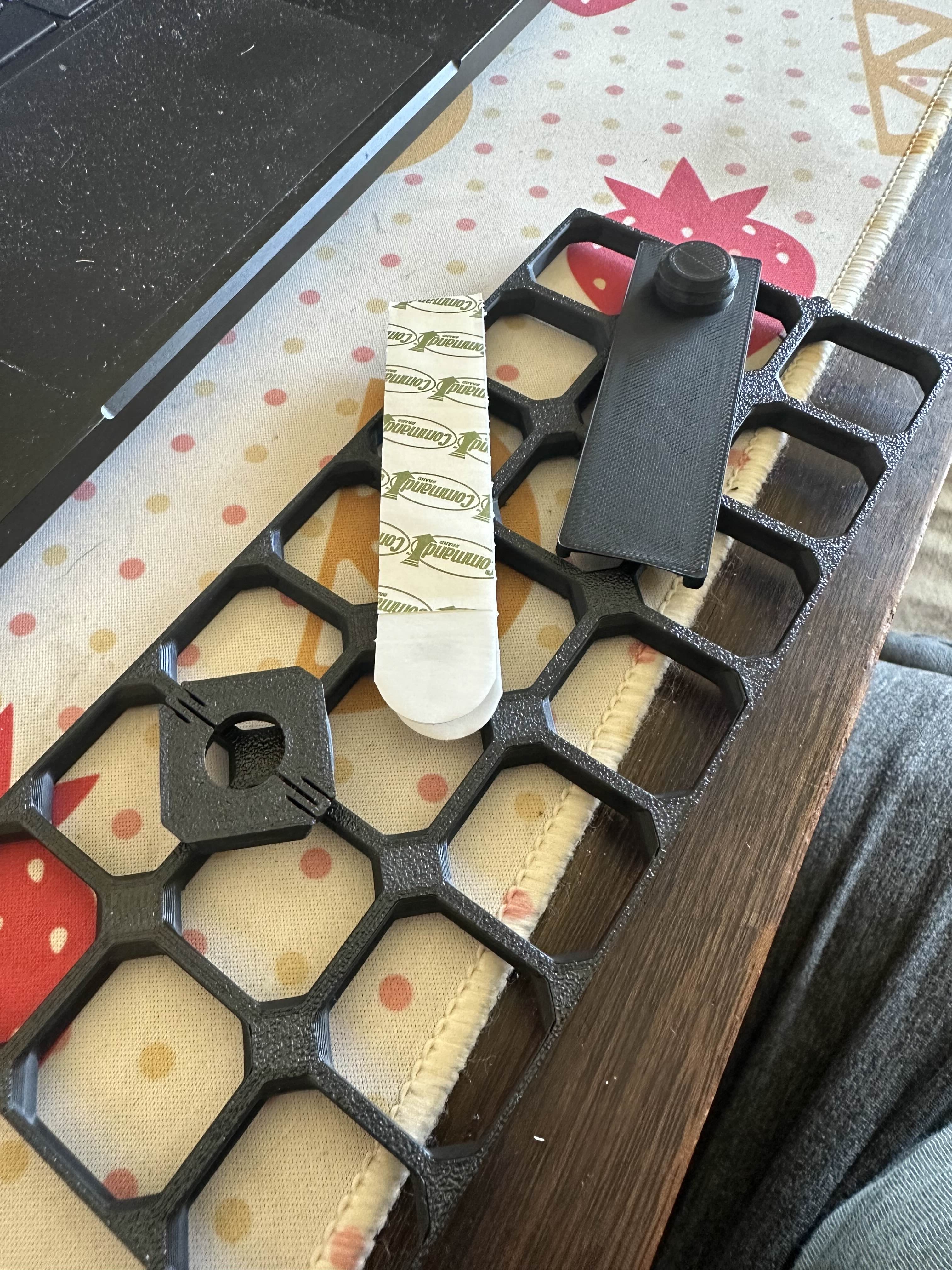 3M Command strip mount for opengrid