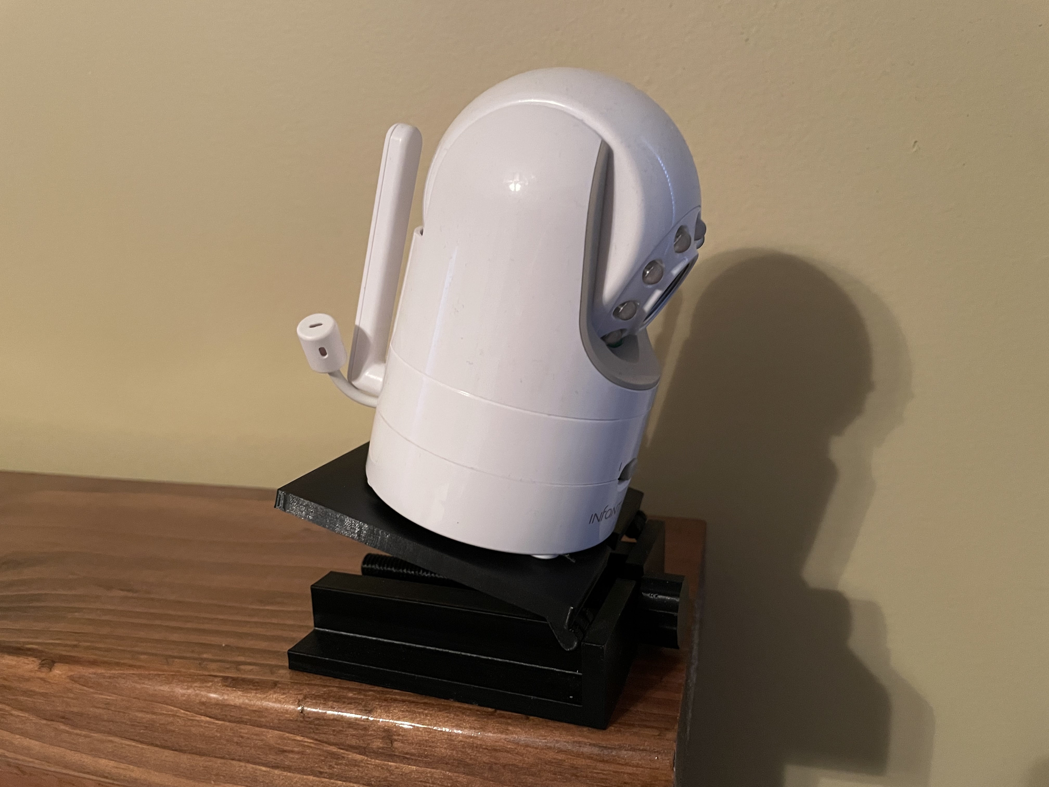Tilt Adjustable Camera Platform