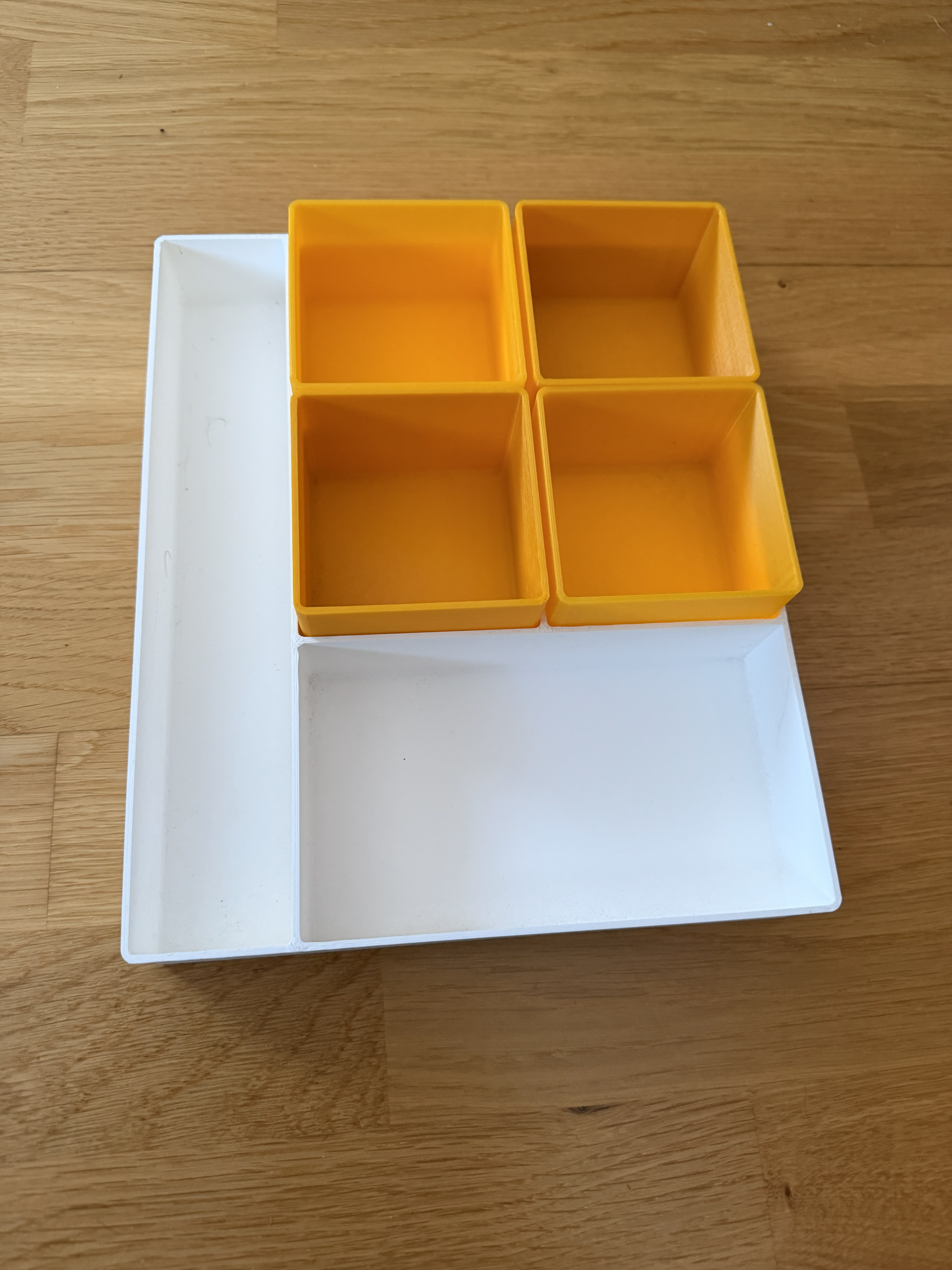 Desk organizer with inserts | Schreibtischschale mit Einsätzen