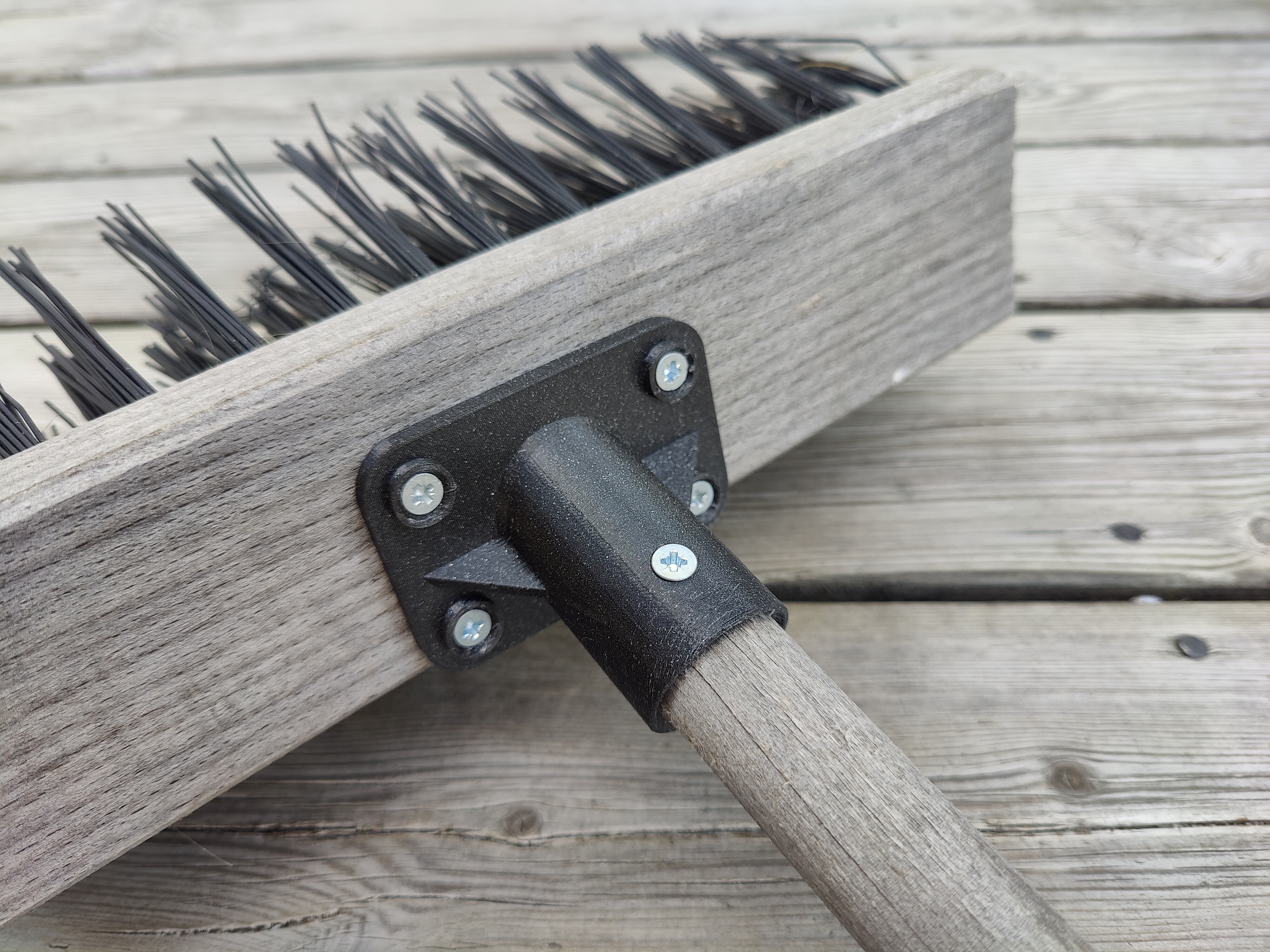 Broomstick connection reinforcement