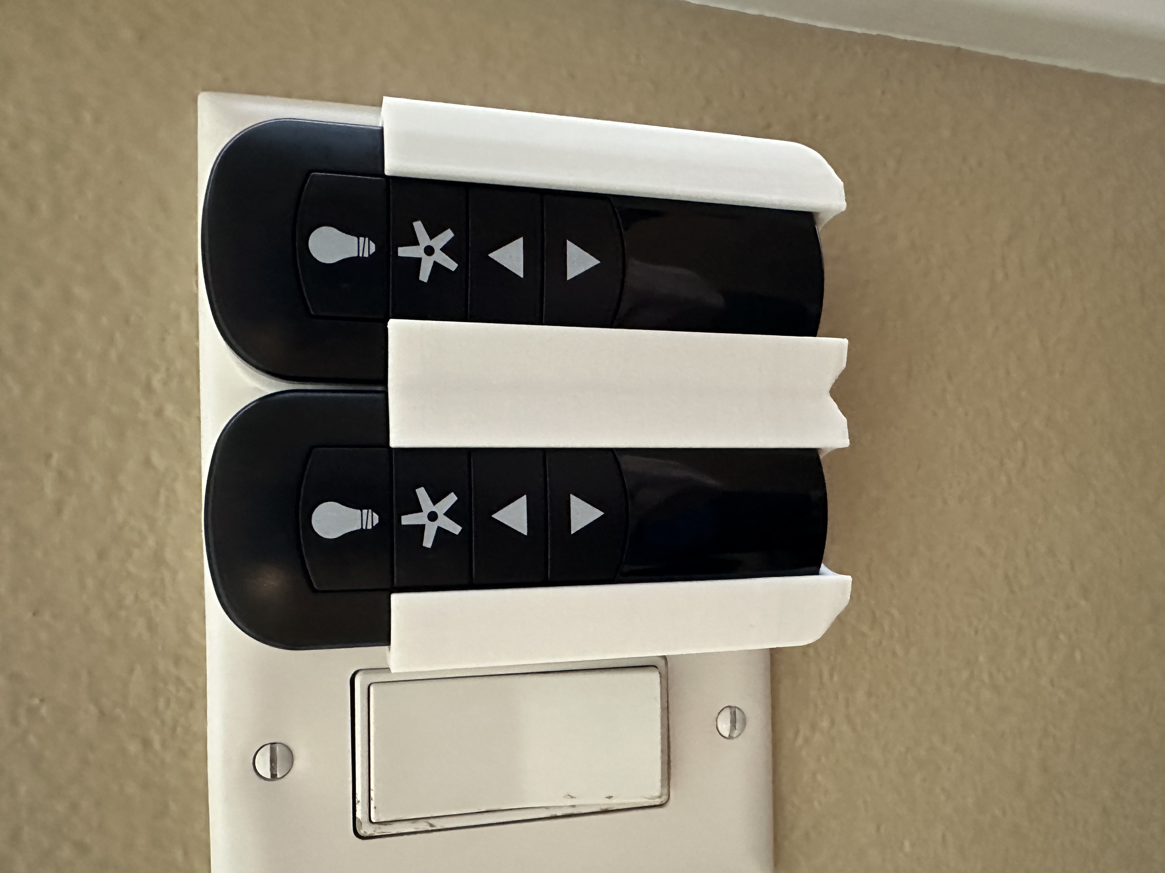 Hunter Fan Remote Holder (Double)