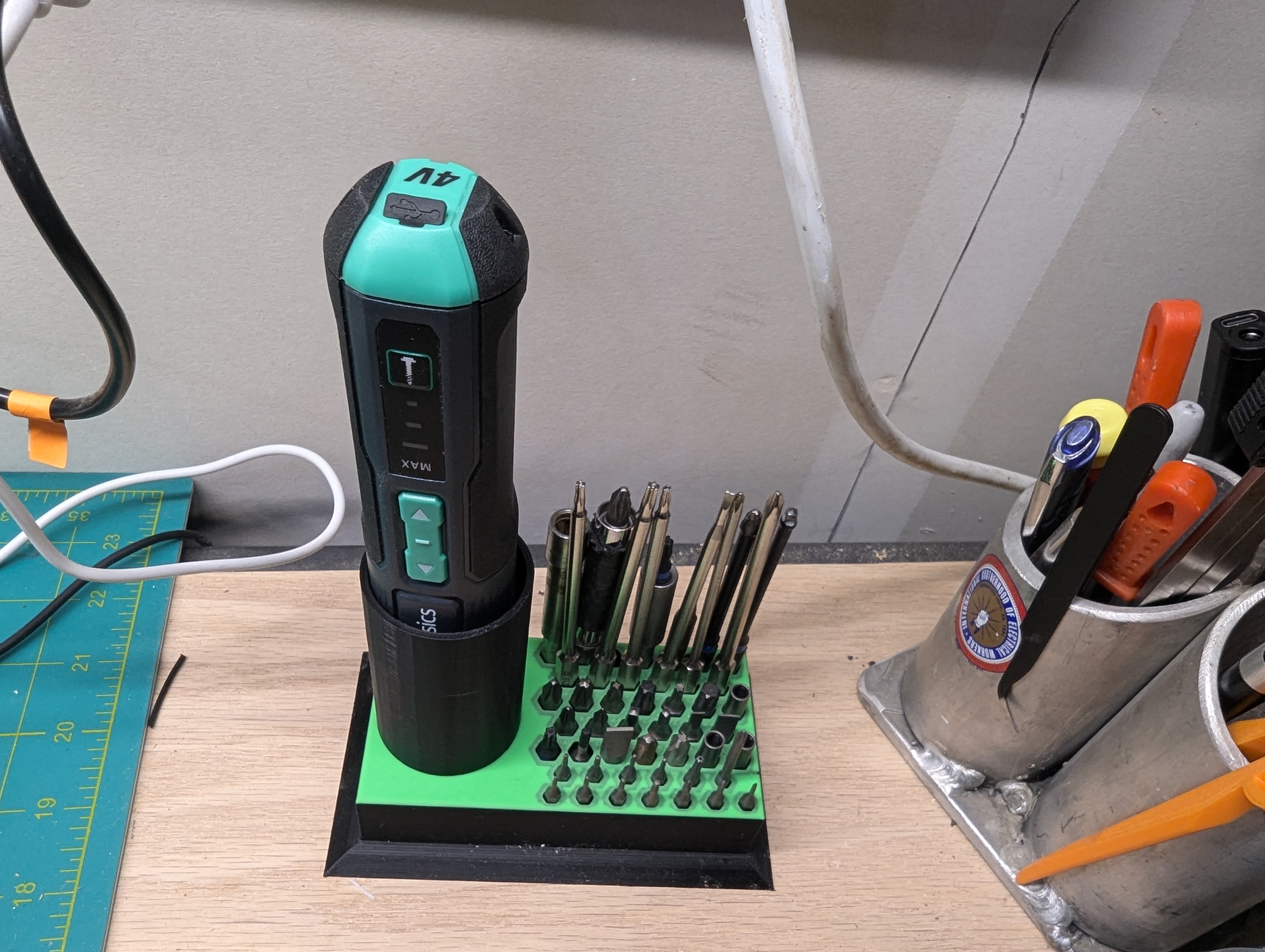 Denali Screwdriver and Bit Holder 4MM bits