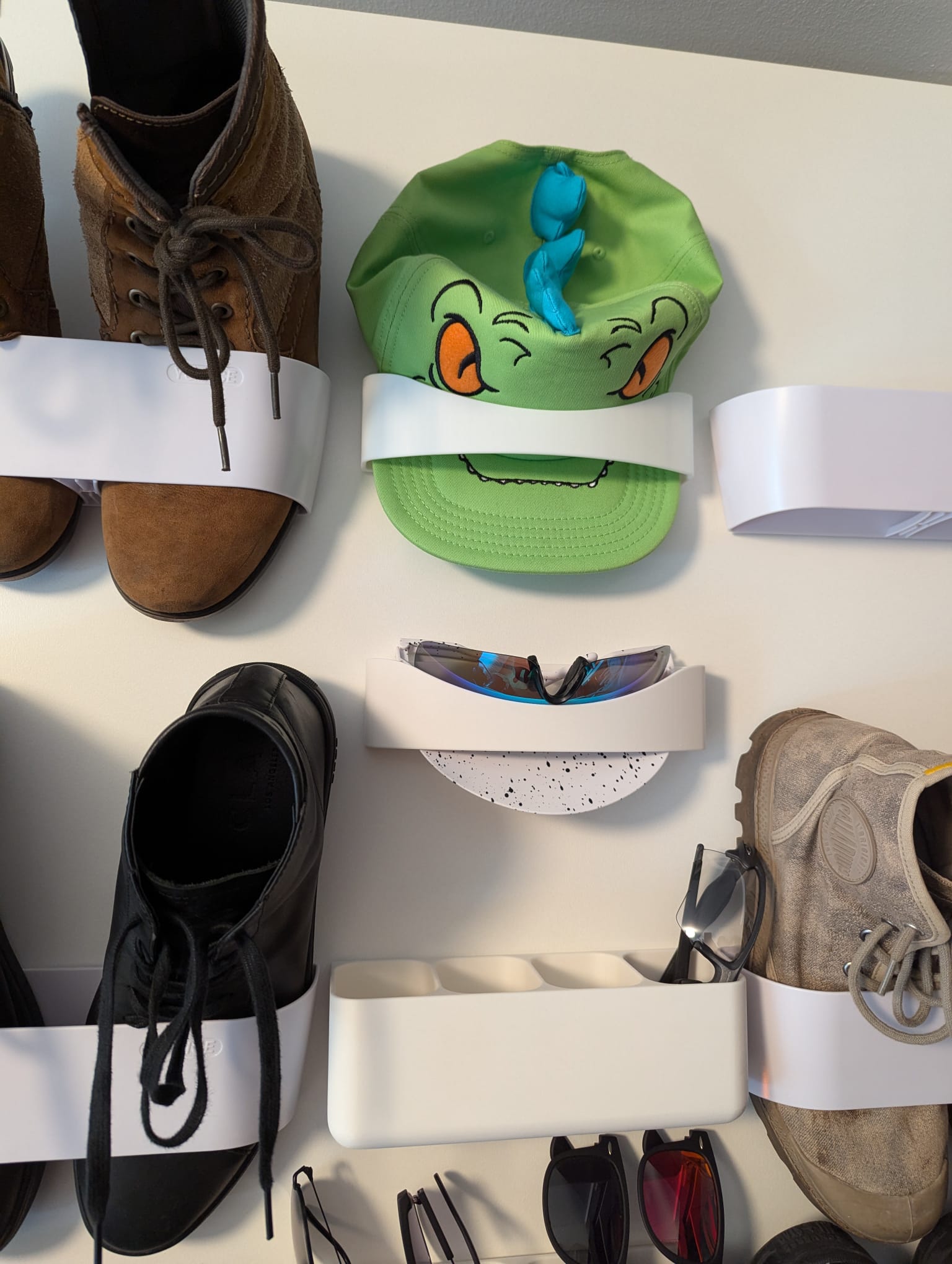Wall mount baseball hat holder