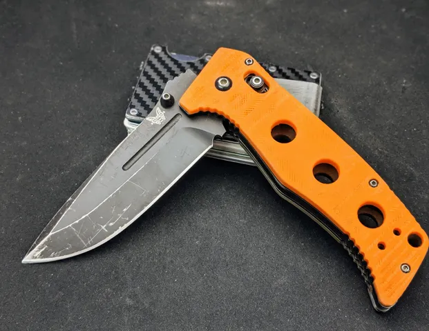 Benchmade Adamas Scales