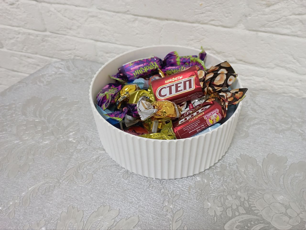Candy dish
