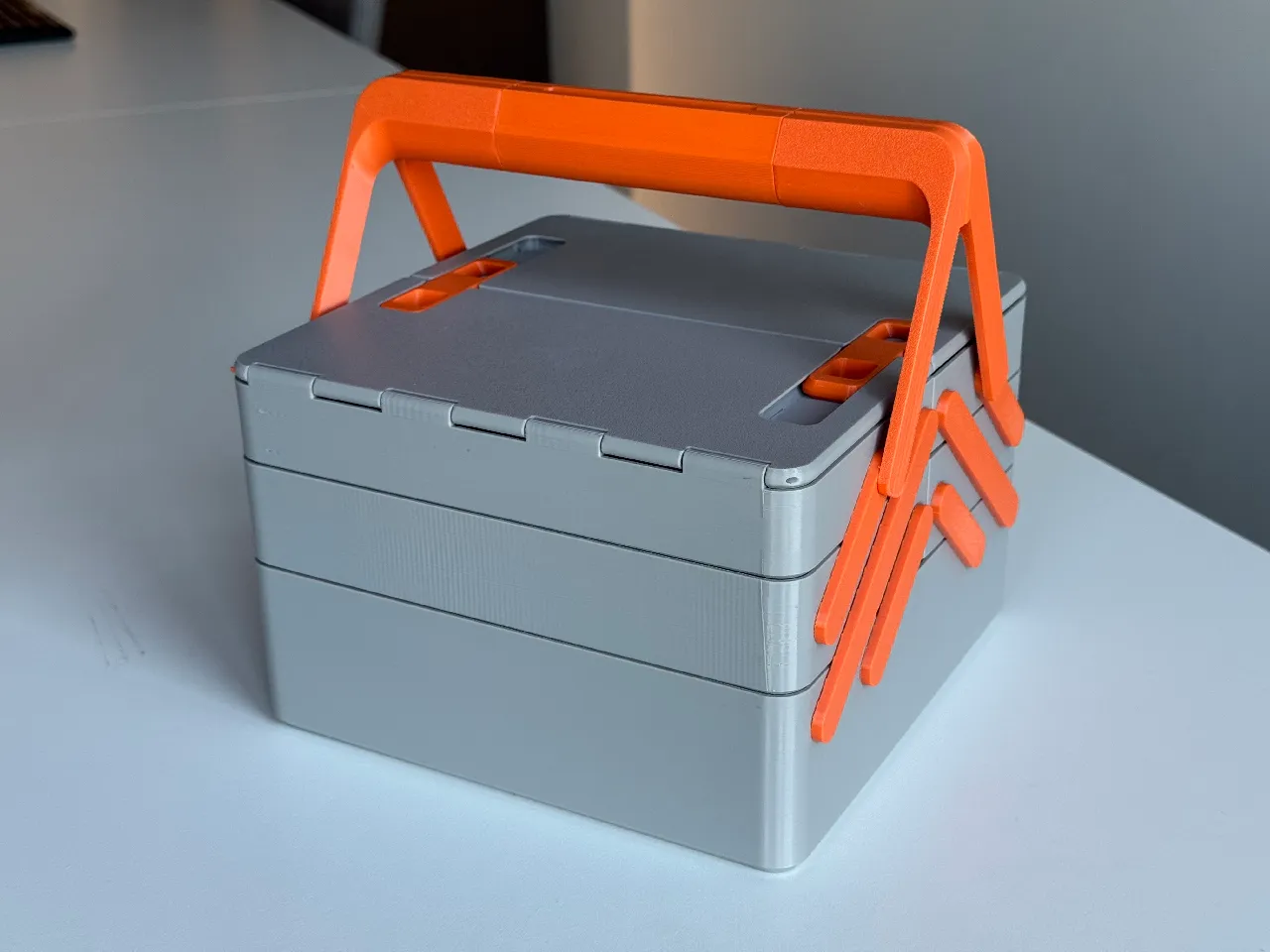 Cantilever tool/sewing box (parametric) by Alexander Kladov | Download free STL model | Printables.com - 3D model önizlemesi