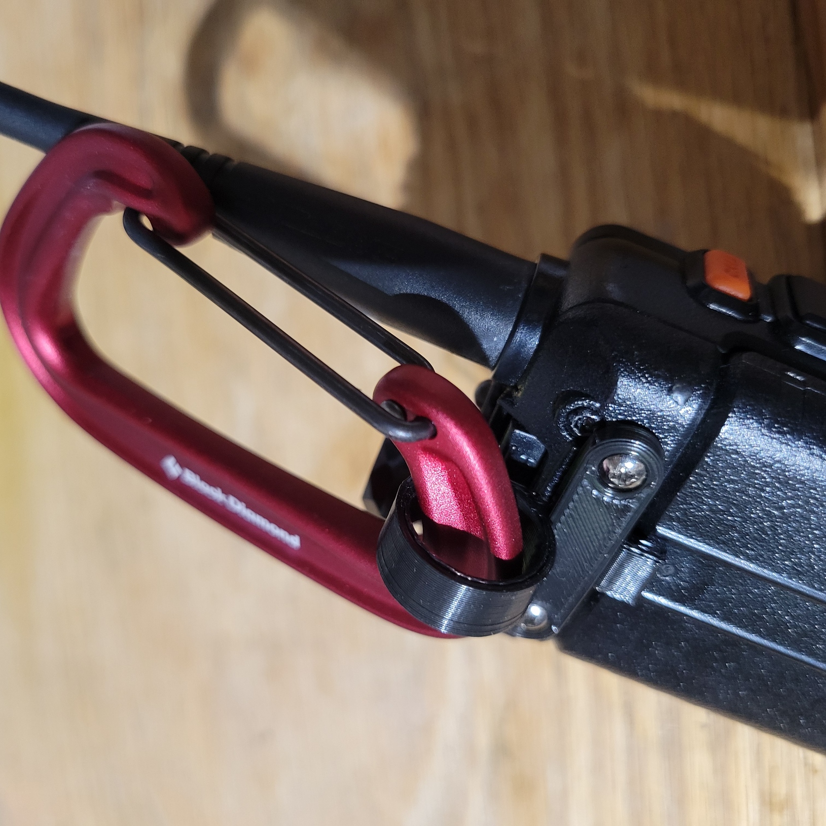 UV-5R radio carabiner loop by MrCitizen | Download free STL model ...