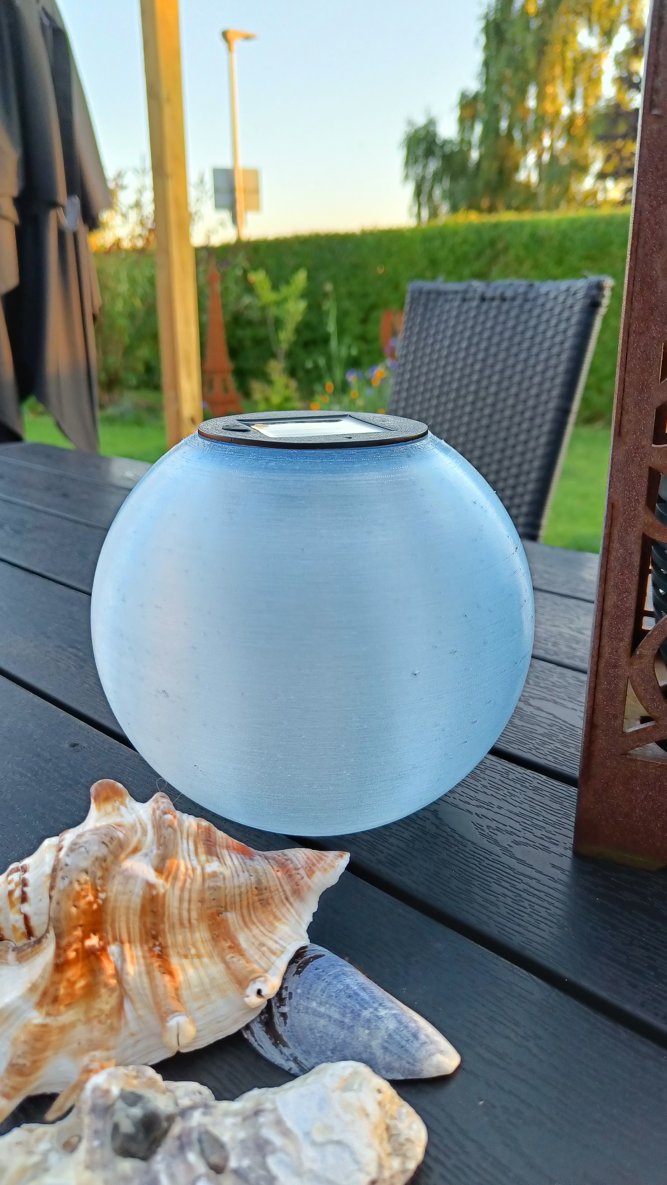 Simple ball shape lamp