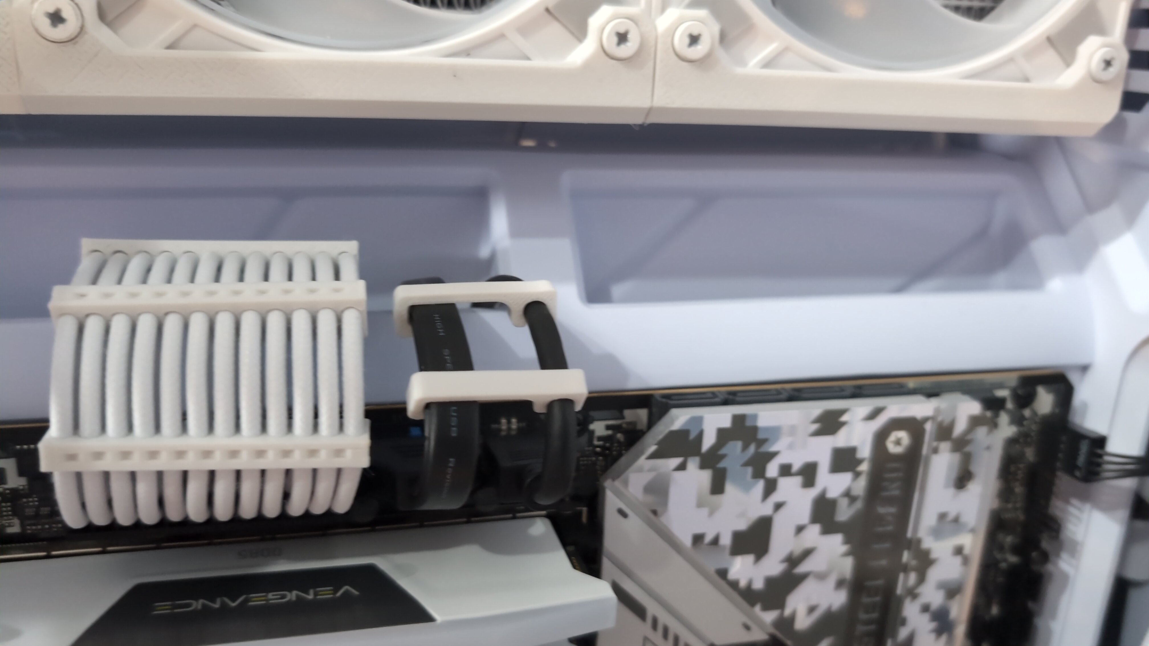 NexGen3D: ASROCK Steel Legend X670 USB Cable Management
