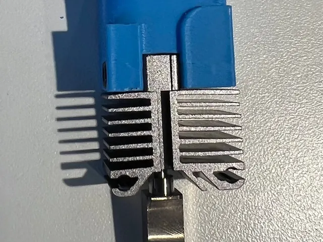 Remix of stephzic's Sovol SV08 Bambu Lab Nozzle Adapter with Heat Inserts