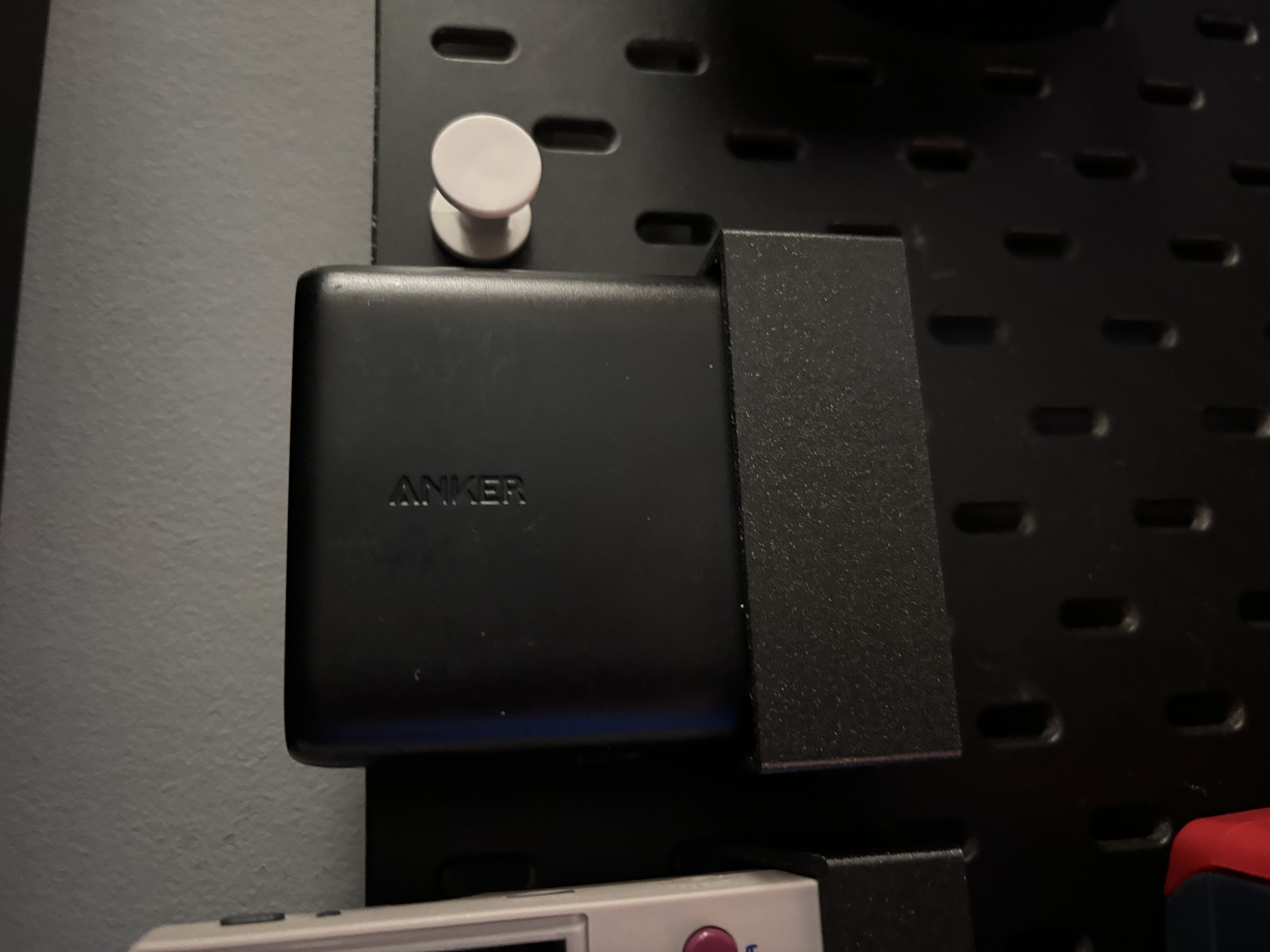 Anker PowerCore 13000 Skadis holder
