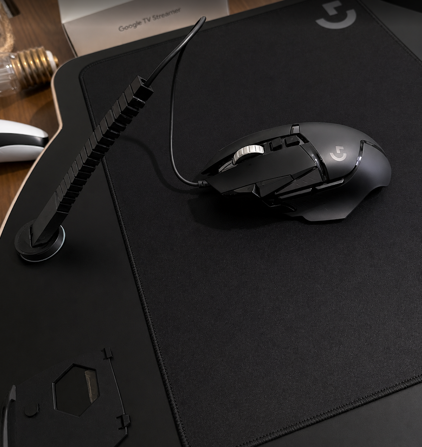 PUKX 25 – Low-profile cable grommet with mouse bungee
