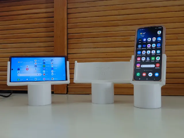 Customizable Cupholder Phone Stands