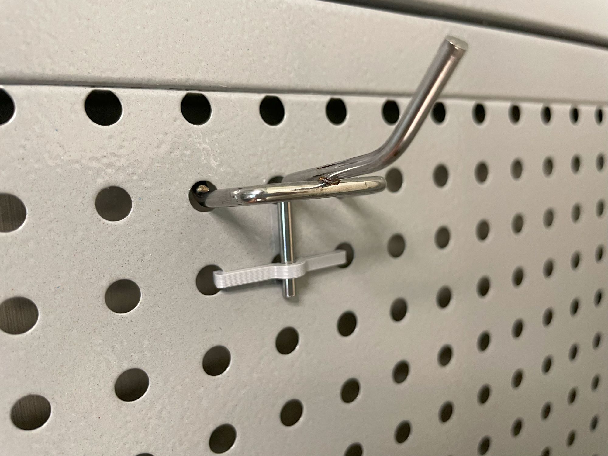 Miniatura 2 do modelo 3D Peg board hook clip