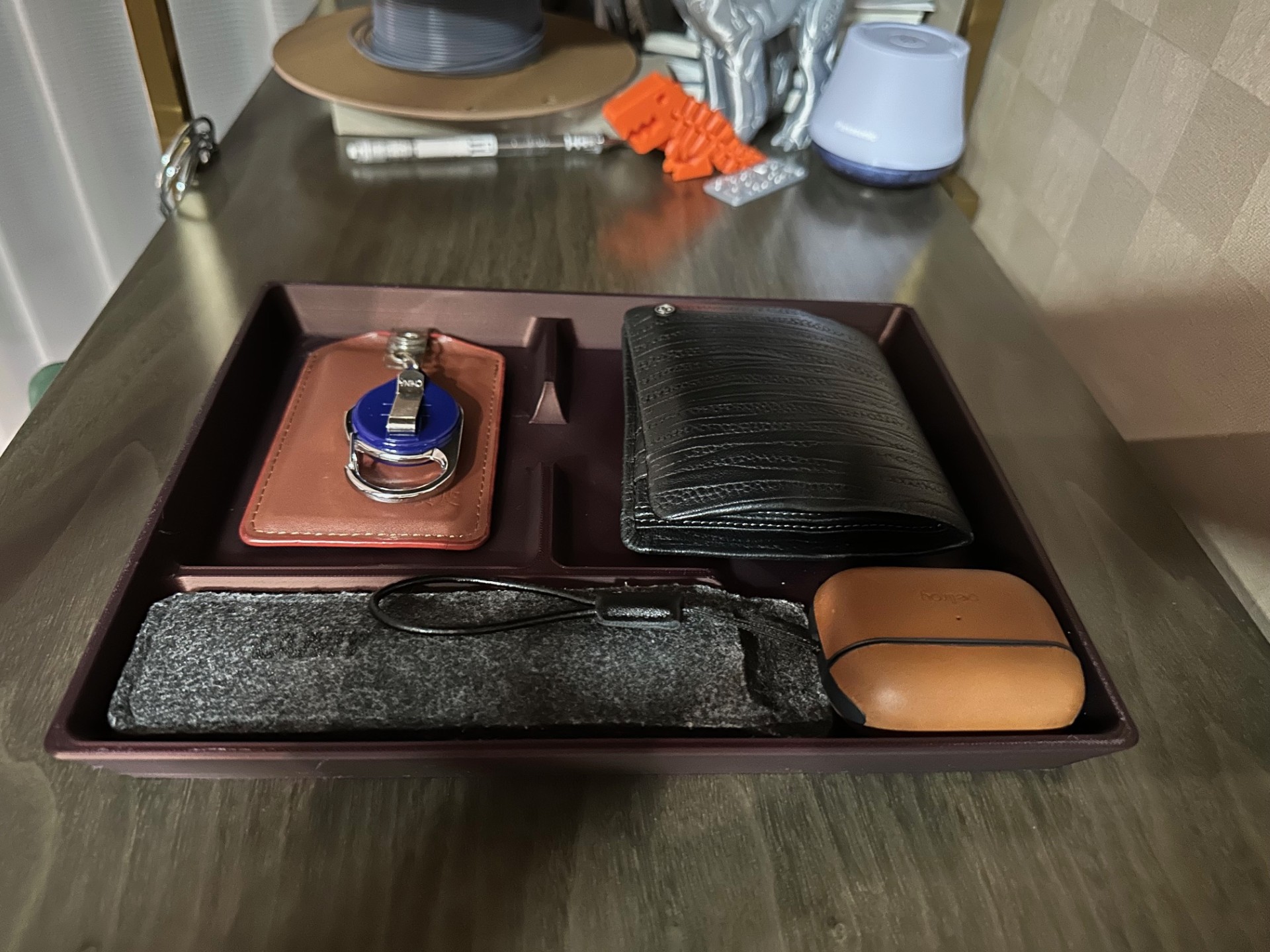 Miniatura 2 do modelo 3D Wallet & Key Tray