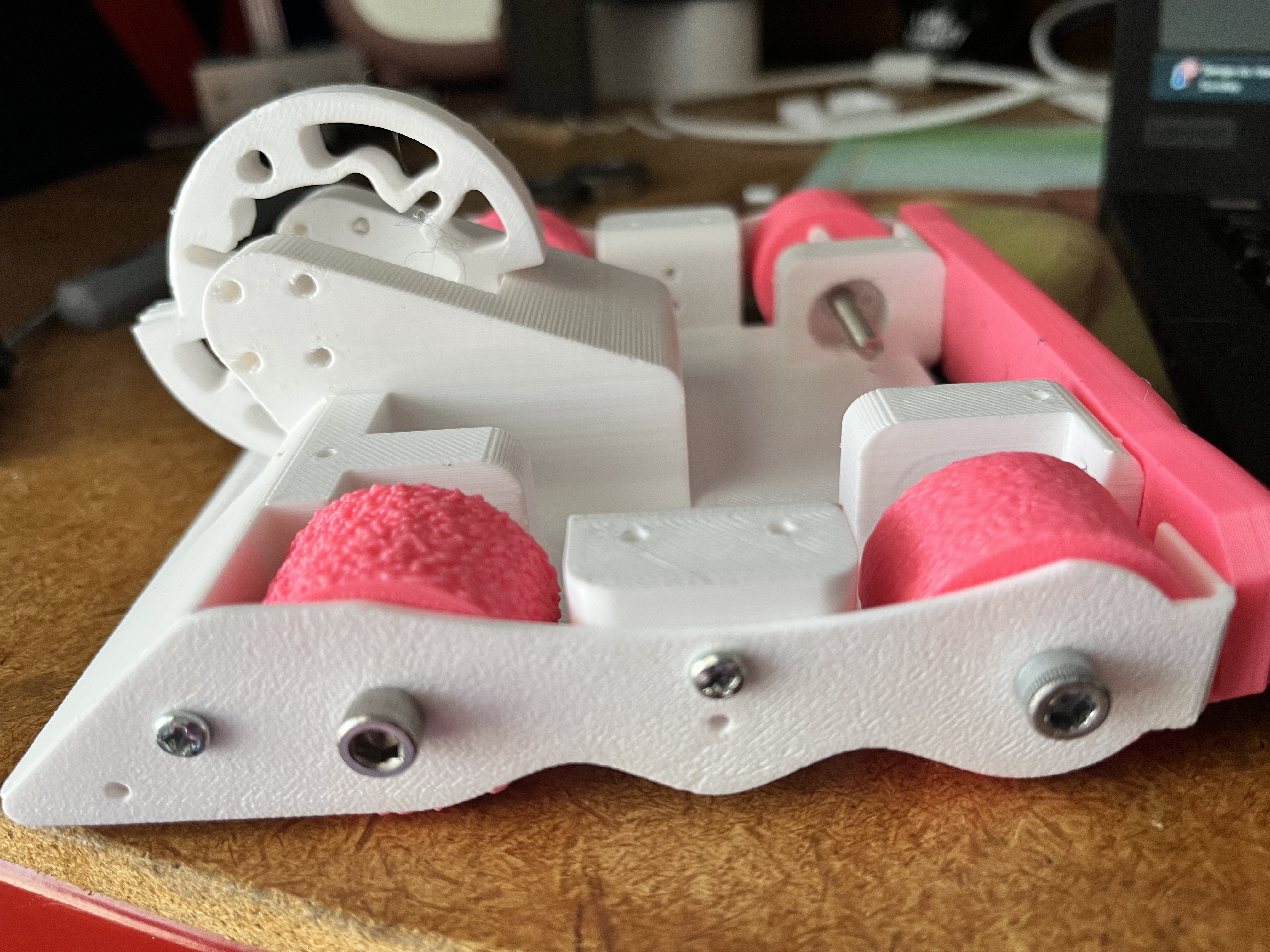 Vertical spinner battlebot model