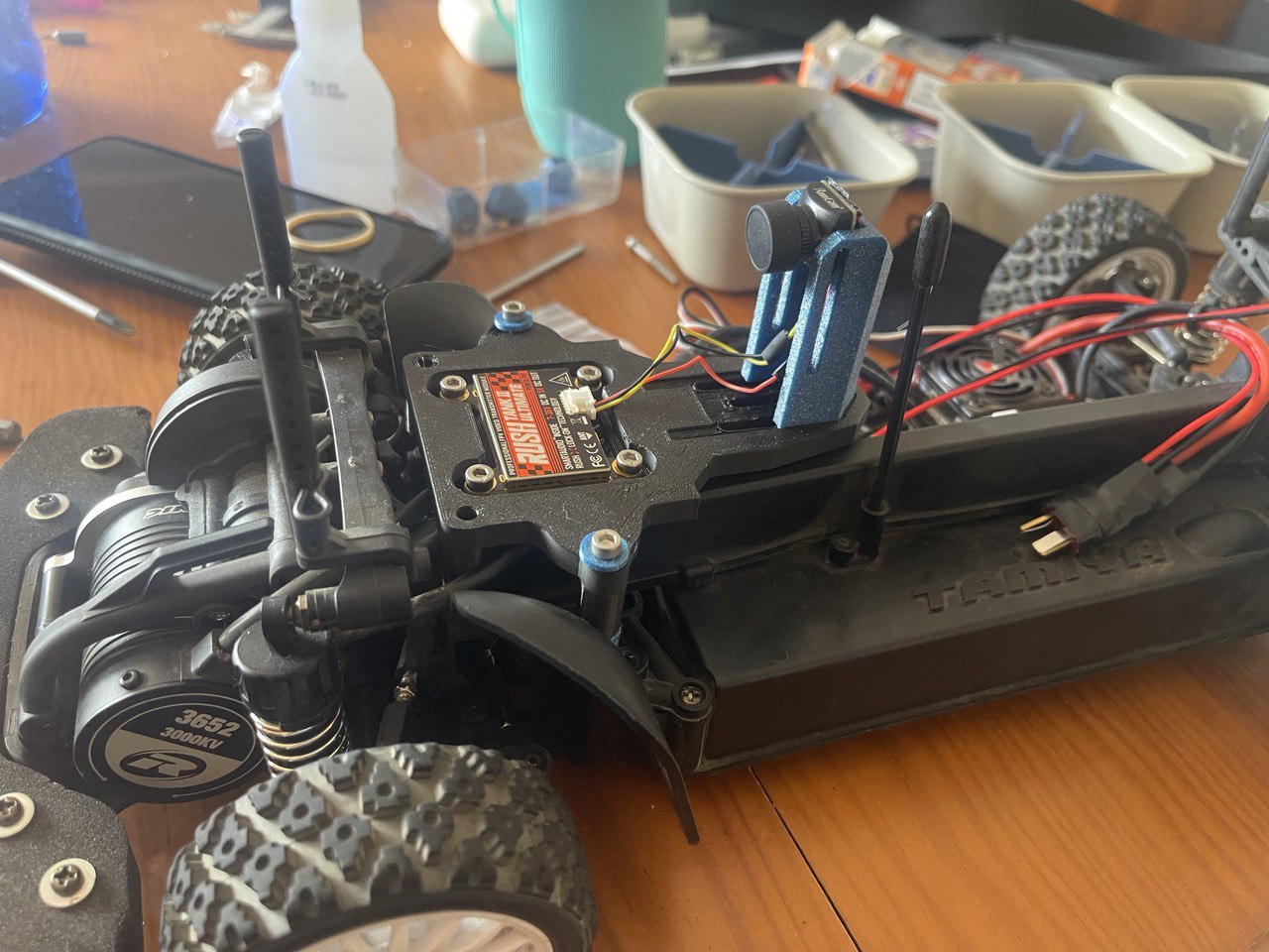 Soporte primera persona FPV para chasis tamiya