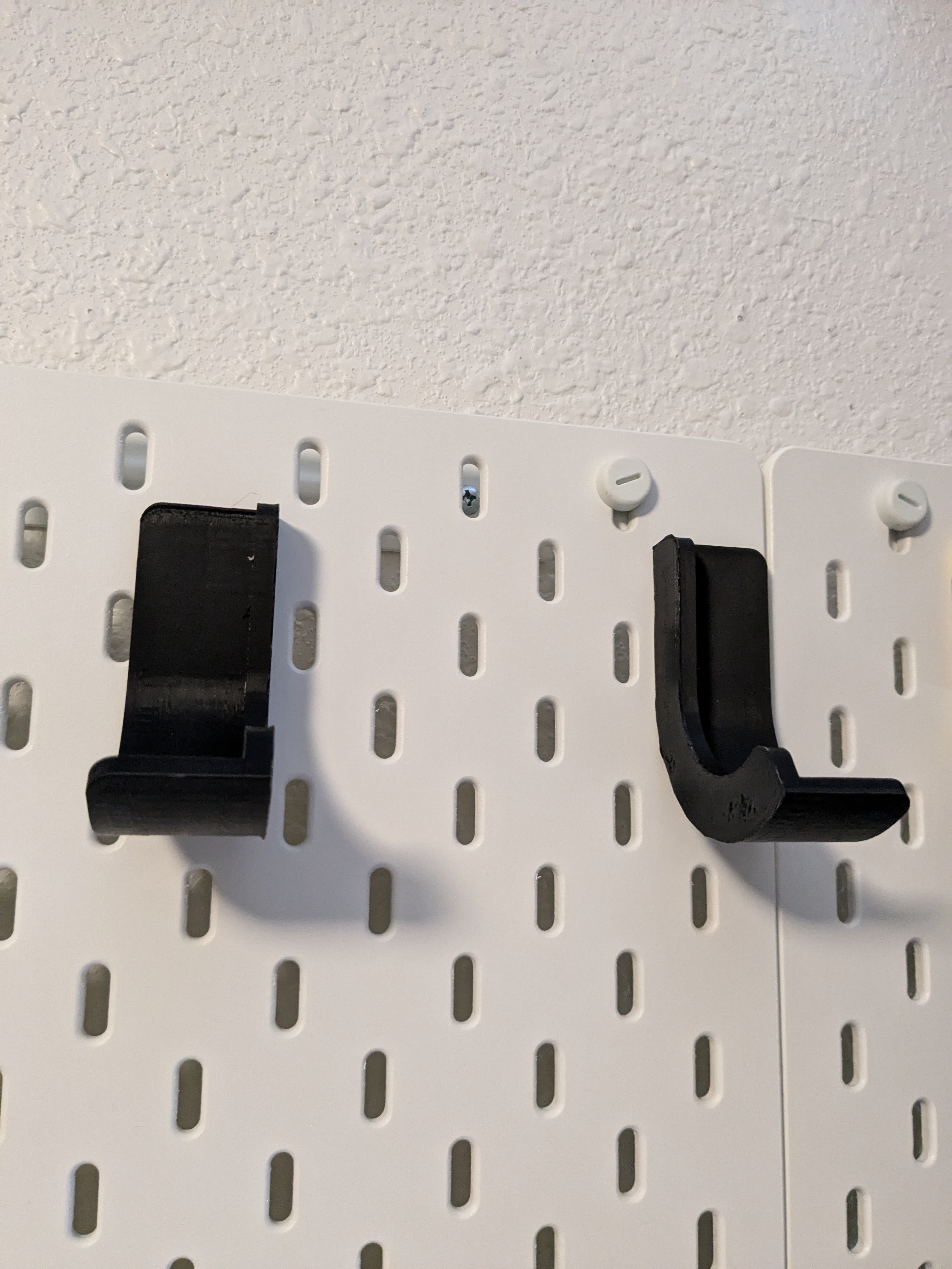 MN82 RC holder for SKÅDIS IKEA pegboard