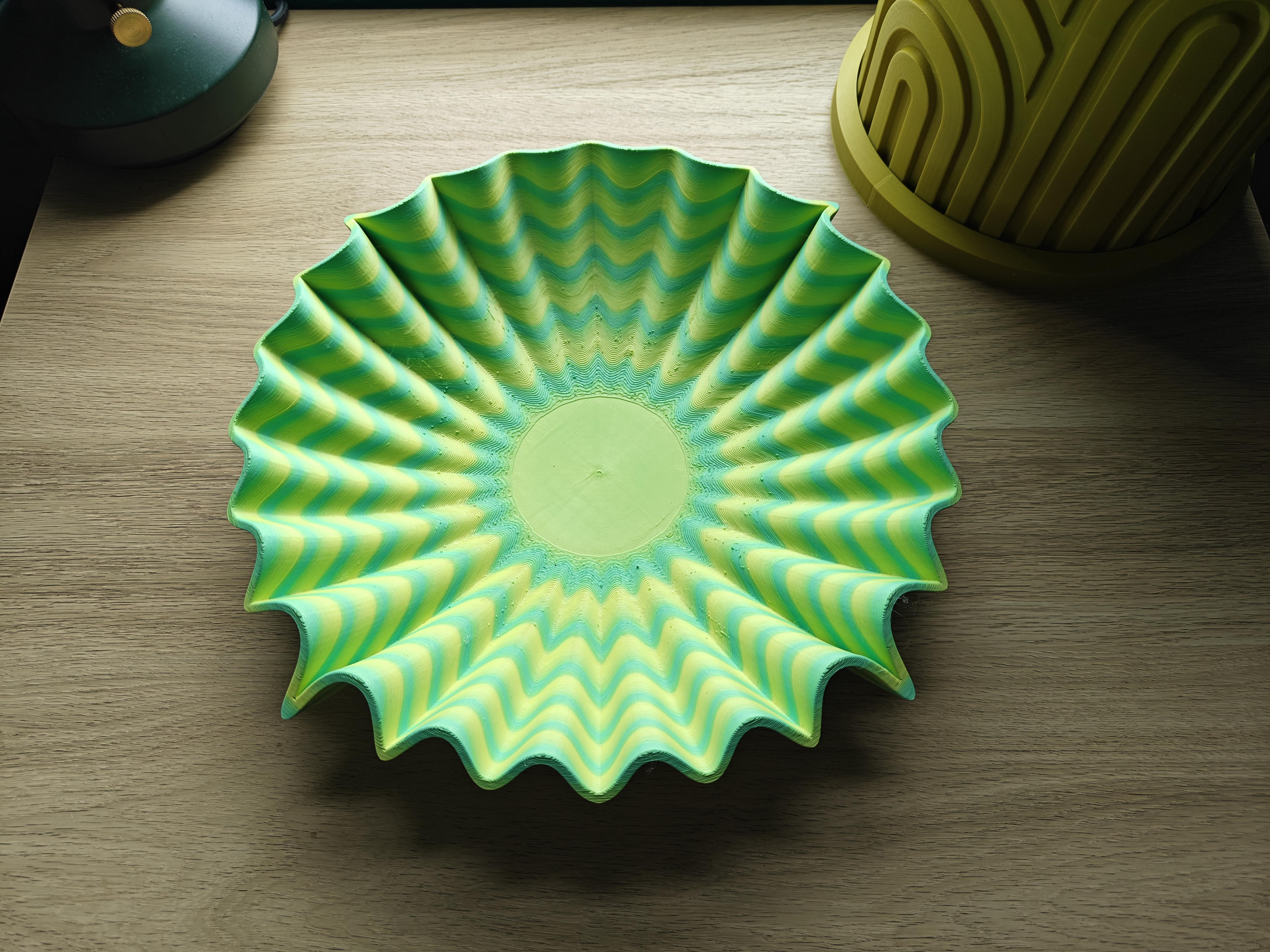 Wavy bowl