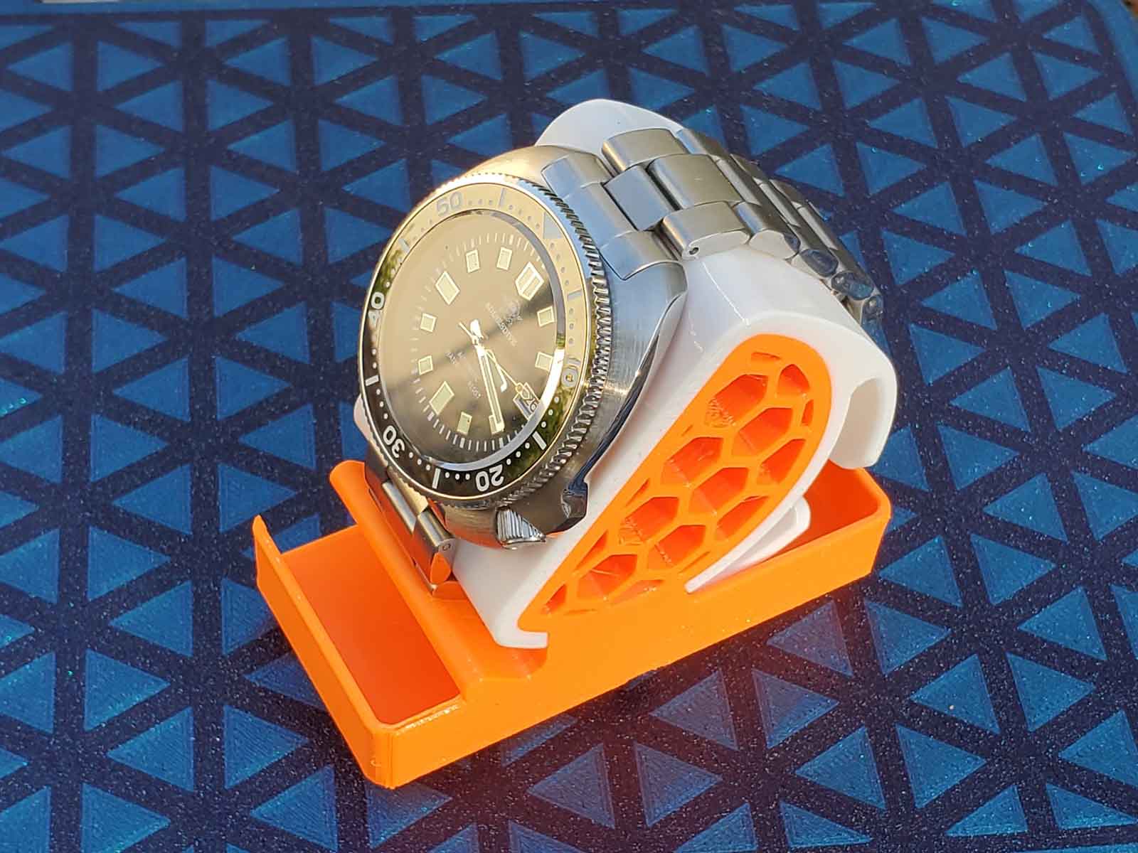 Gridfinity Watch Stand v3.0 for Larger Watches (Third Remix)