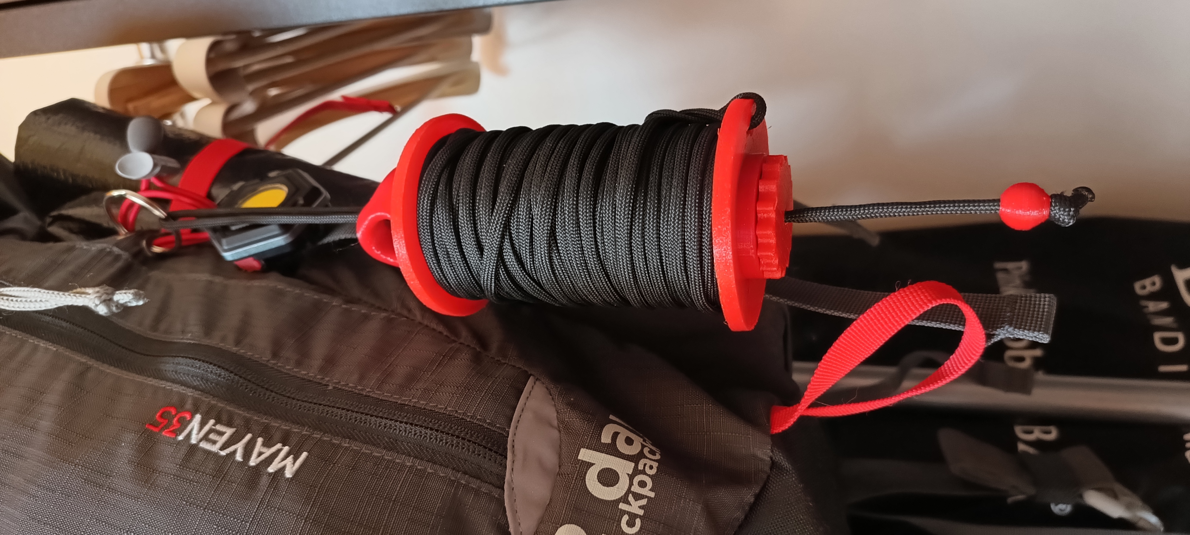 Držák na paracord lano / Paracord rope holder