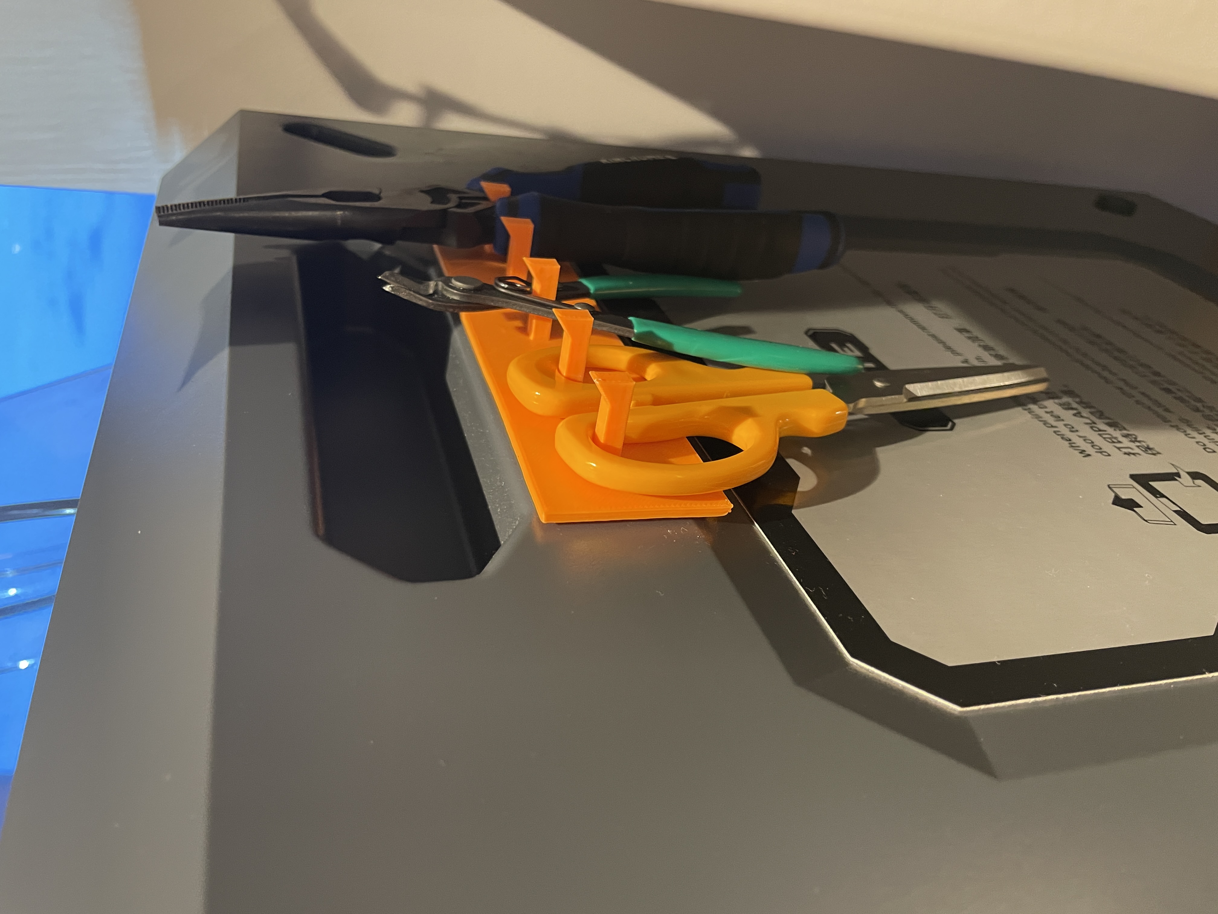 Simple tool holder