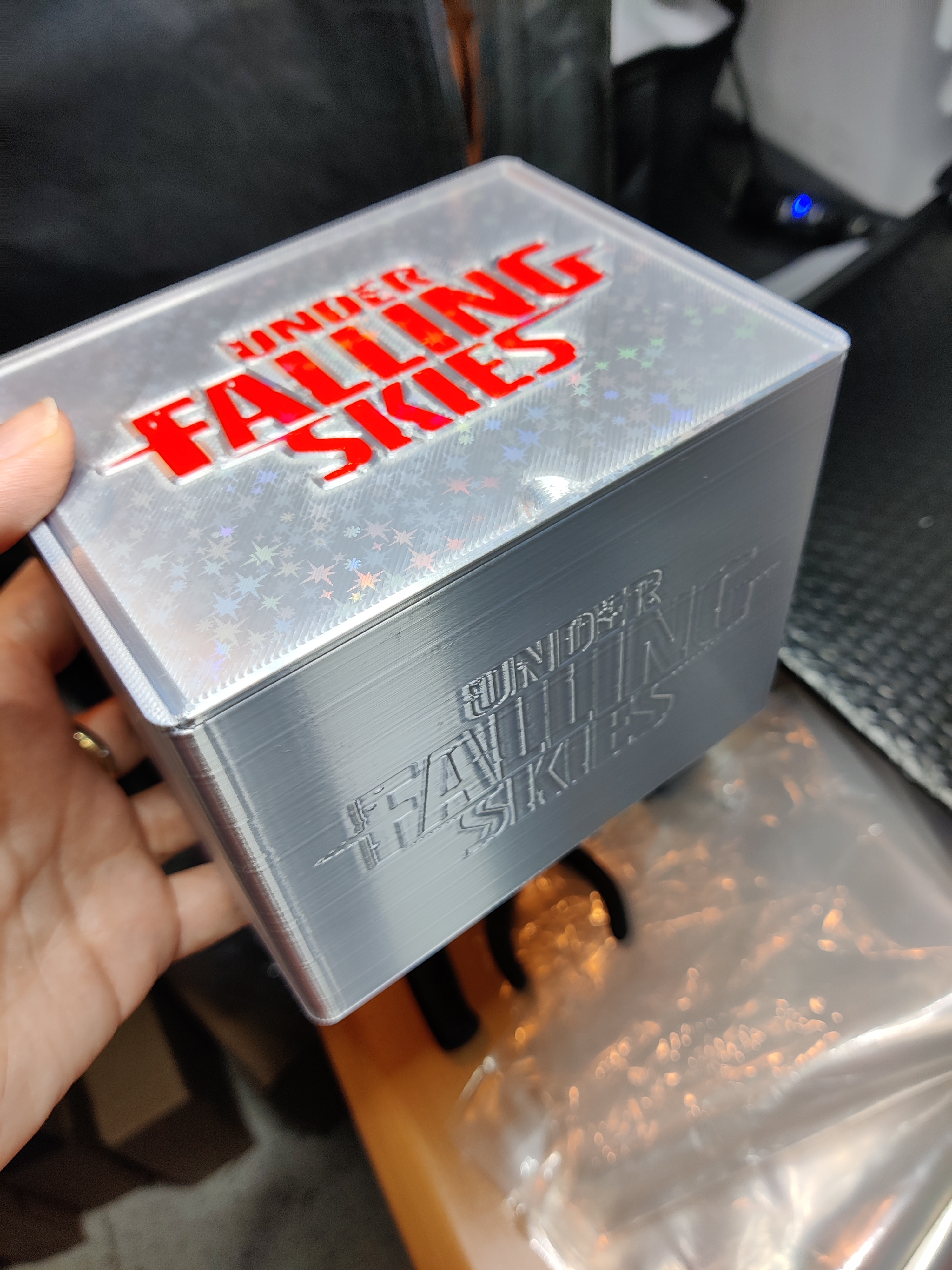 Miniatura 3 do modelo 3D Under Falling Skies Box