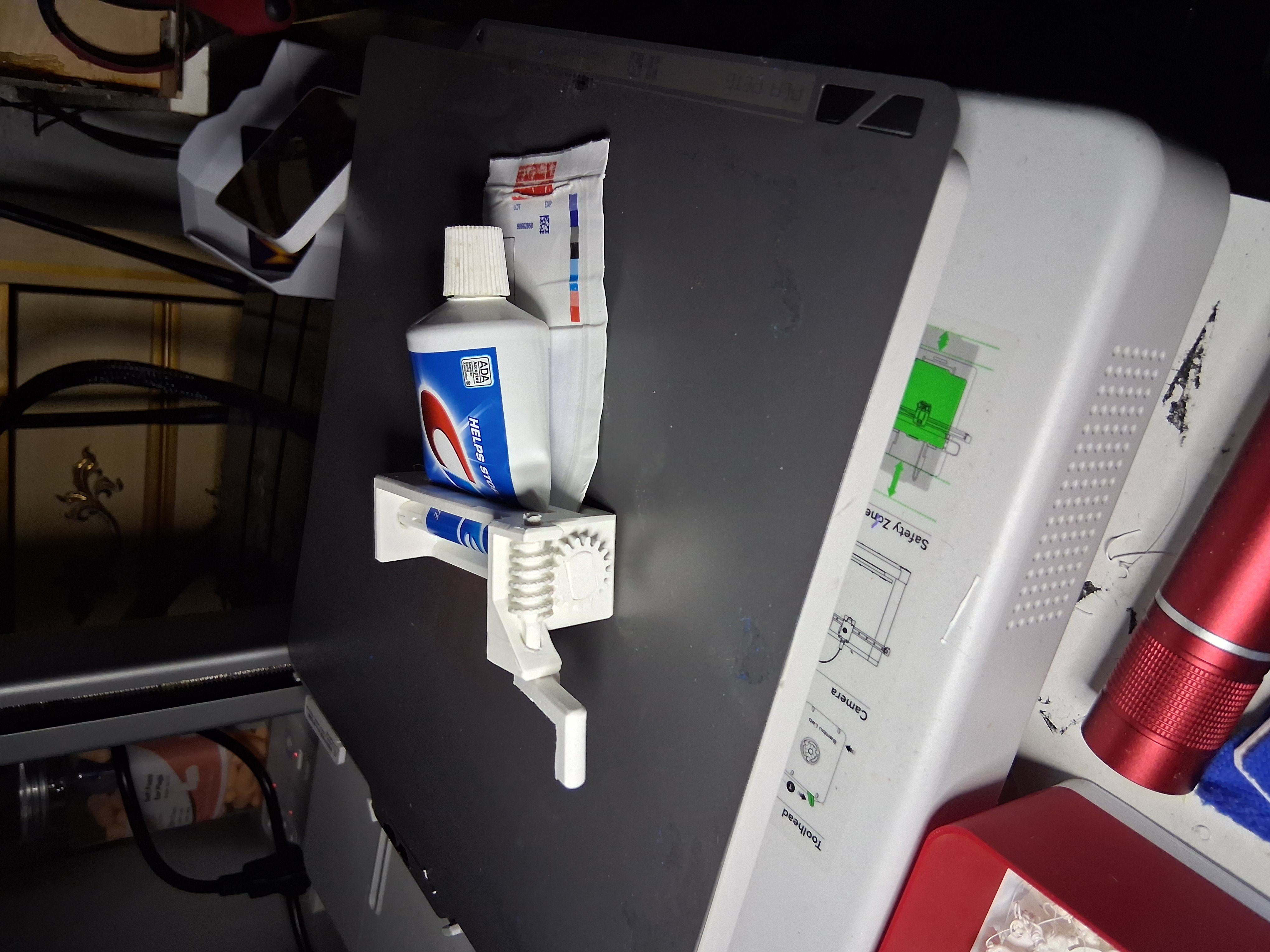 toothpaste squeezer worm gear v2