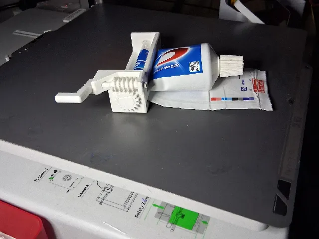 toothpaste squeezer worm gear v2