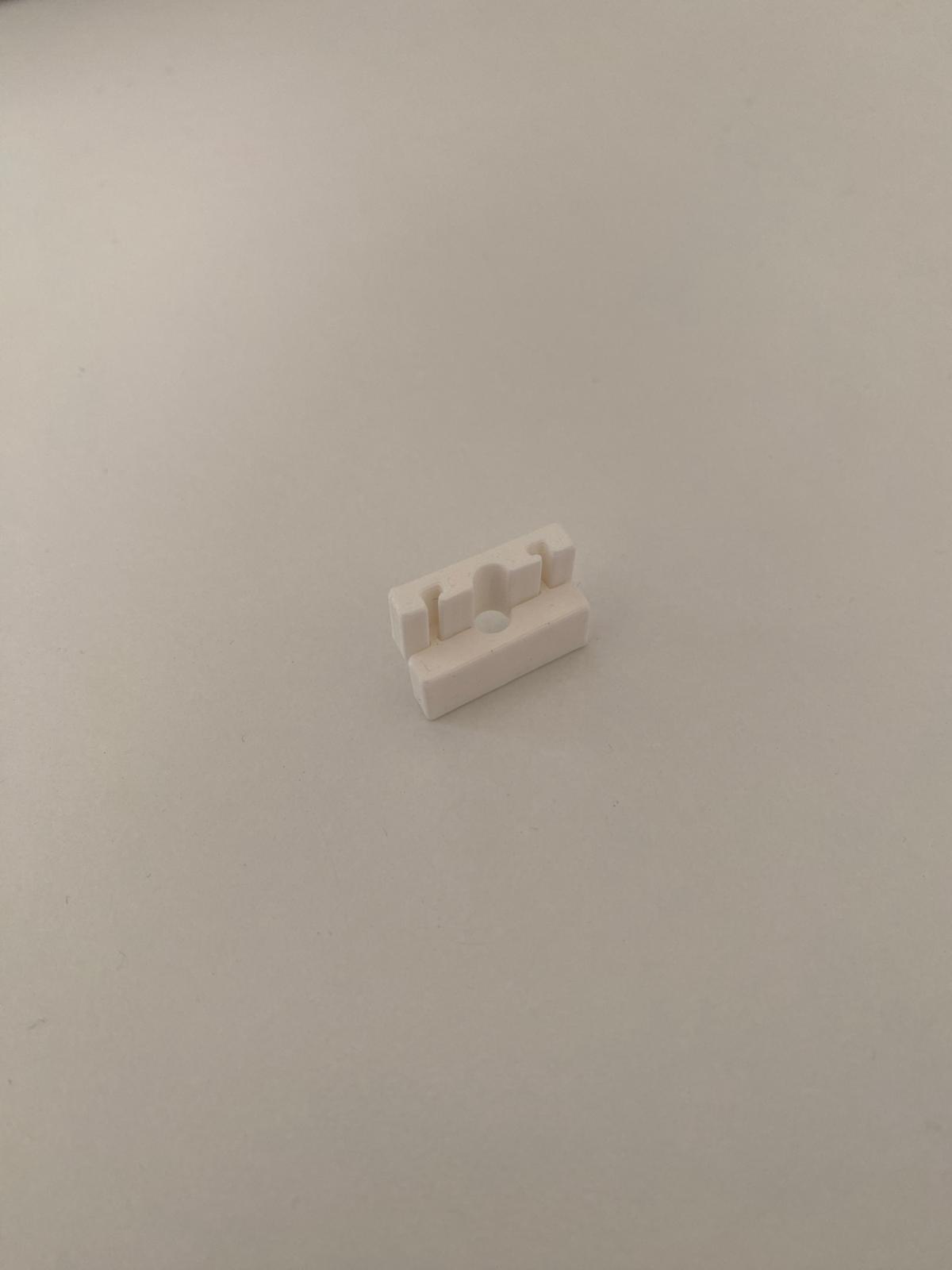 Miniatura 5 do modelo 3D Cable holder for computer mouse 4mm