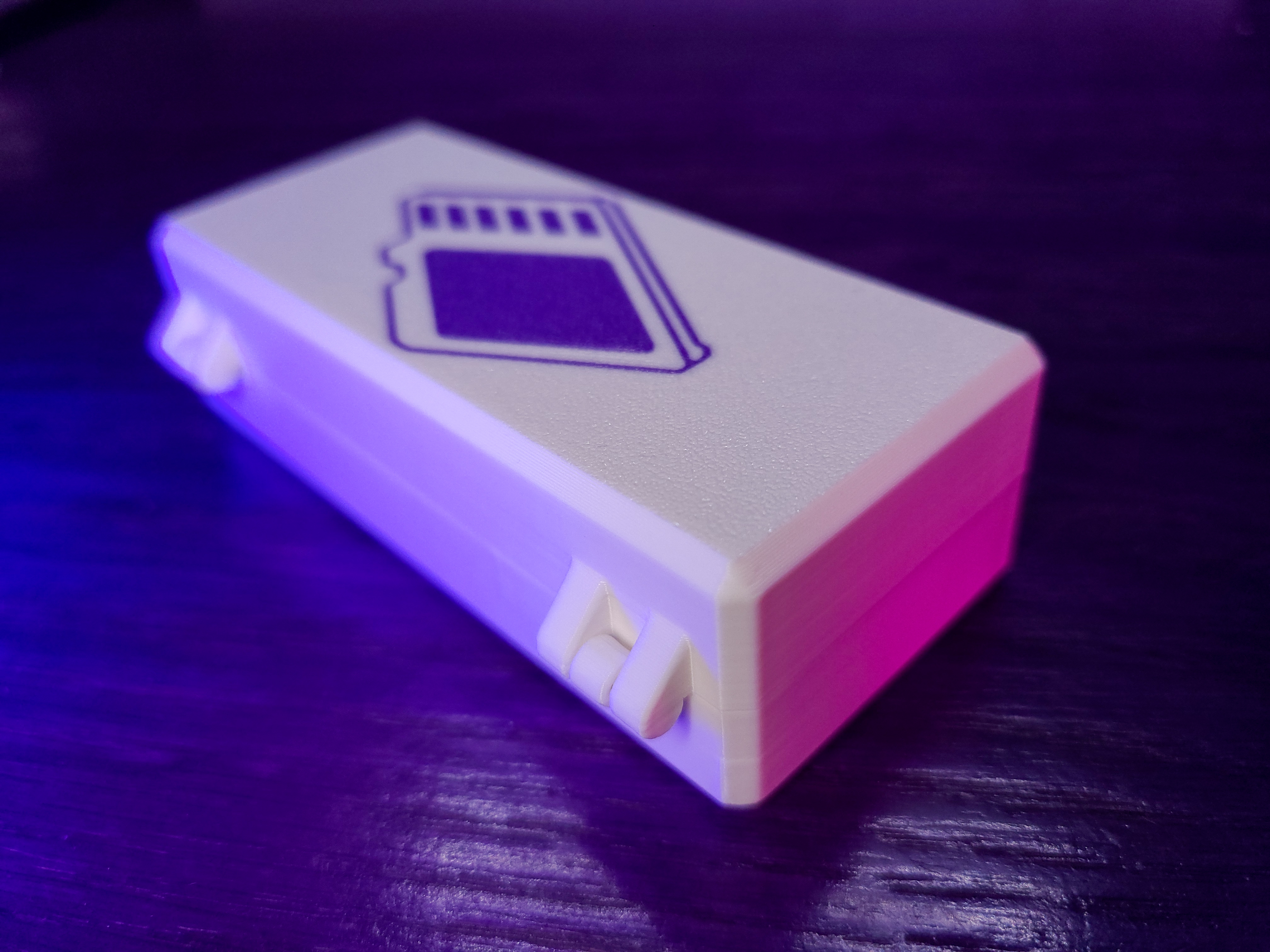 Miniatura 3 do modelo 3D Stylish SD Card Storage