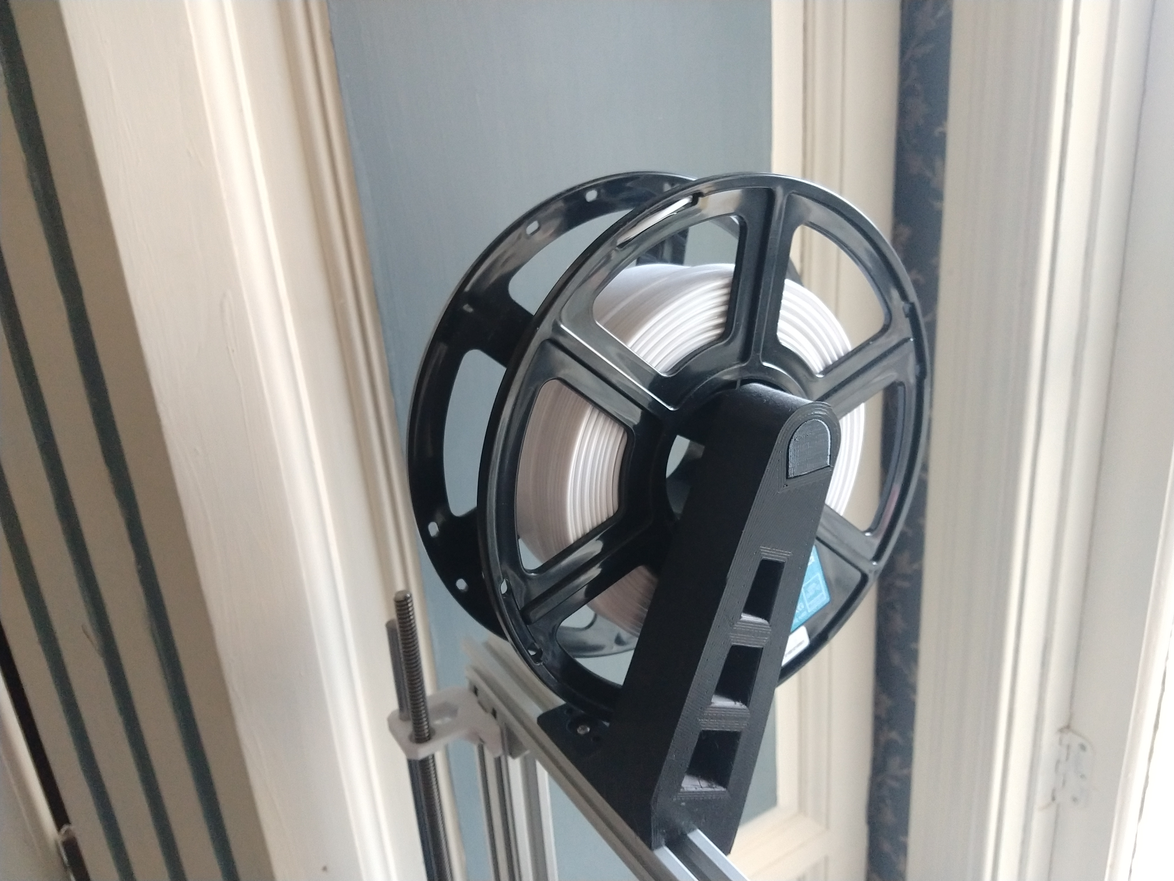 Spool holder for 2020 extrusion