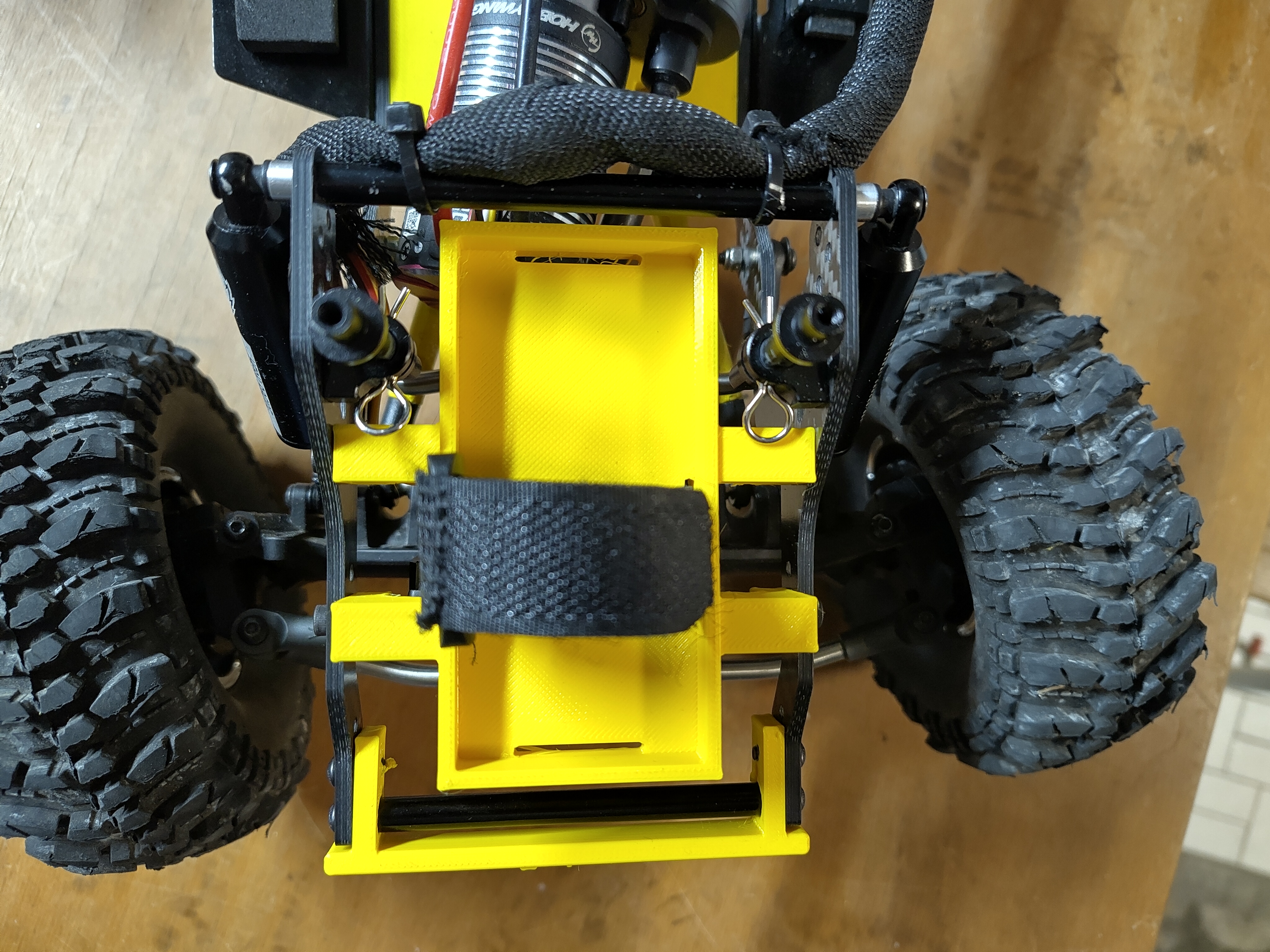 Battery tray for Injora LCG carbon chassis