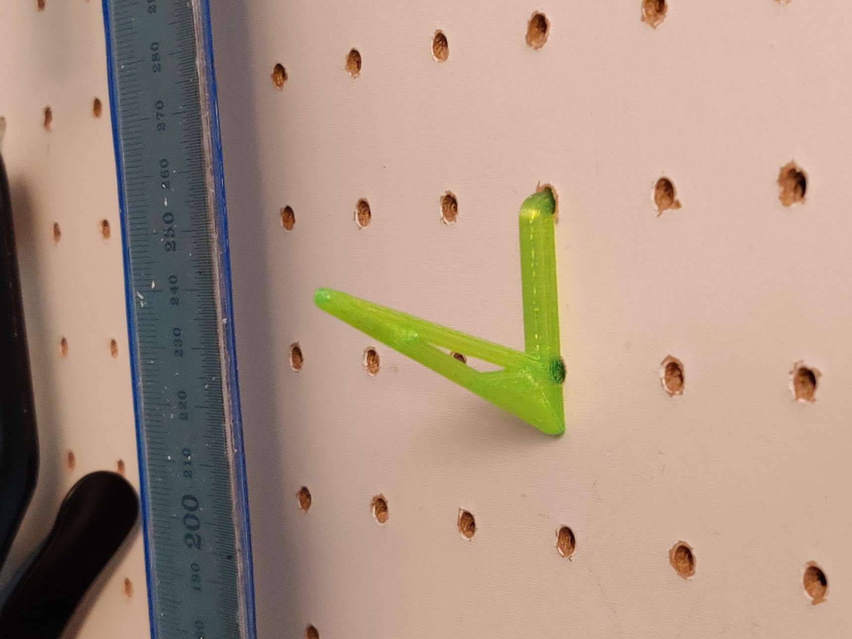 Pegboard hook 4mm