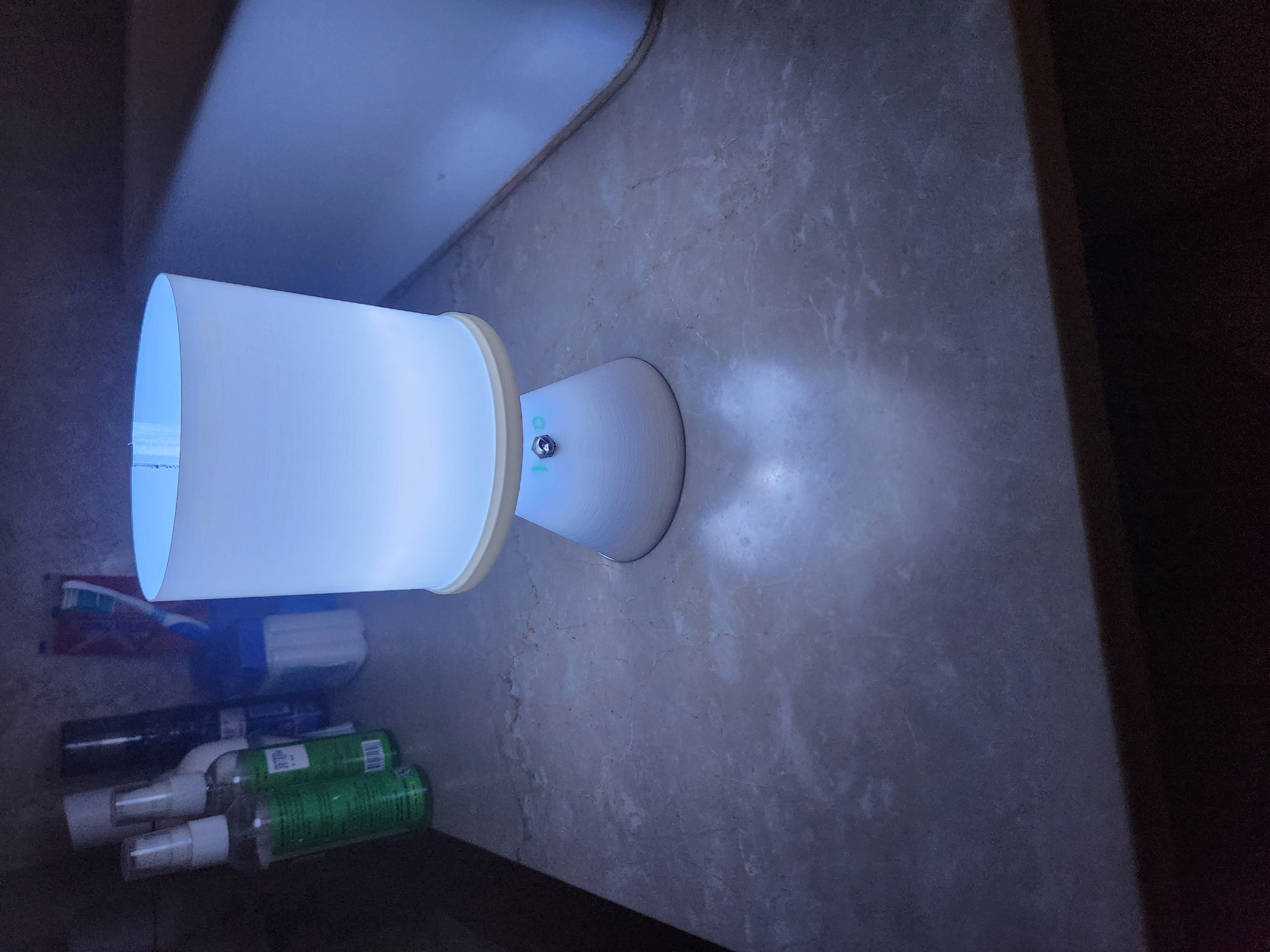 Battery powered night light (you can make lithophane lampshades)